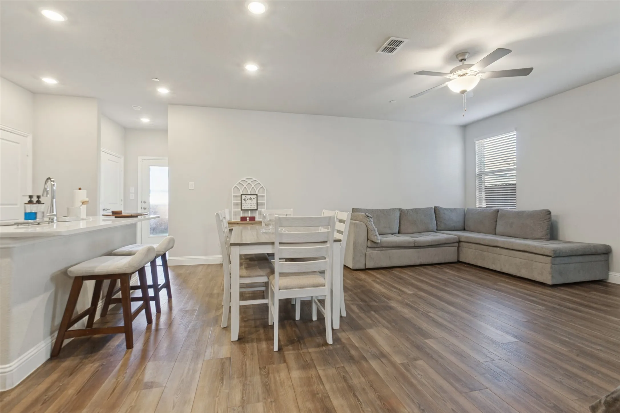 Single Family Residence For Sale in Collin County , 112 Monarch Way, Wylie, Texas 75098, 4 Bedroom, 2 Bathroom, 2 Garage spaces, 1,661 Sqft, built in 2023, mls#21374992, Real Estate Agent in Wylie, Homes For Sale in Collin county, Homes For Sale in Wylie, Realtor in Wylie Texas, Real Estate Brokerage Independent Realty Texas, Luminita Cordes Realtor