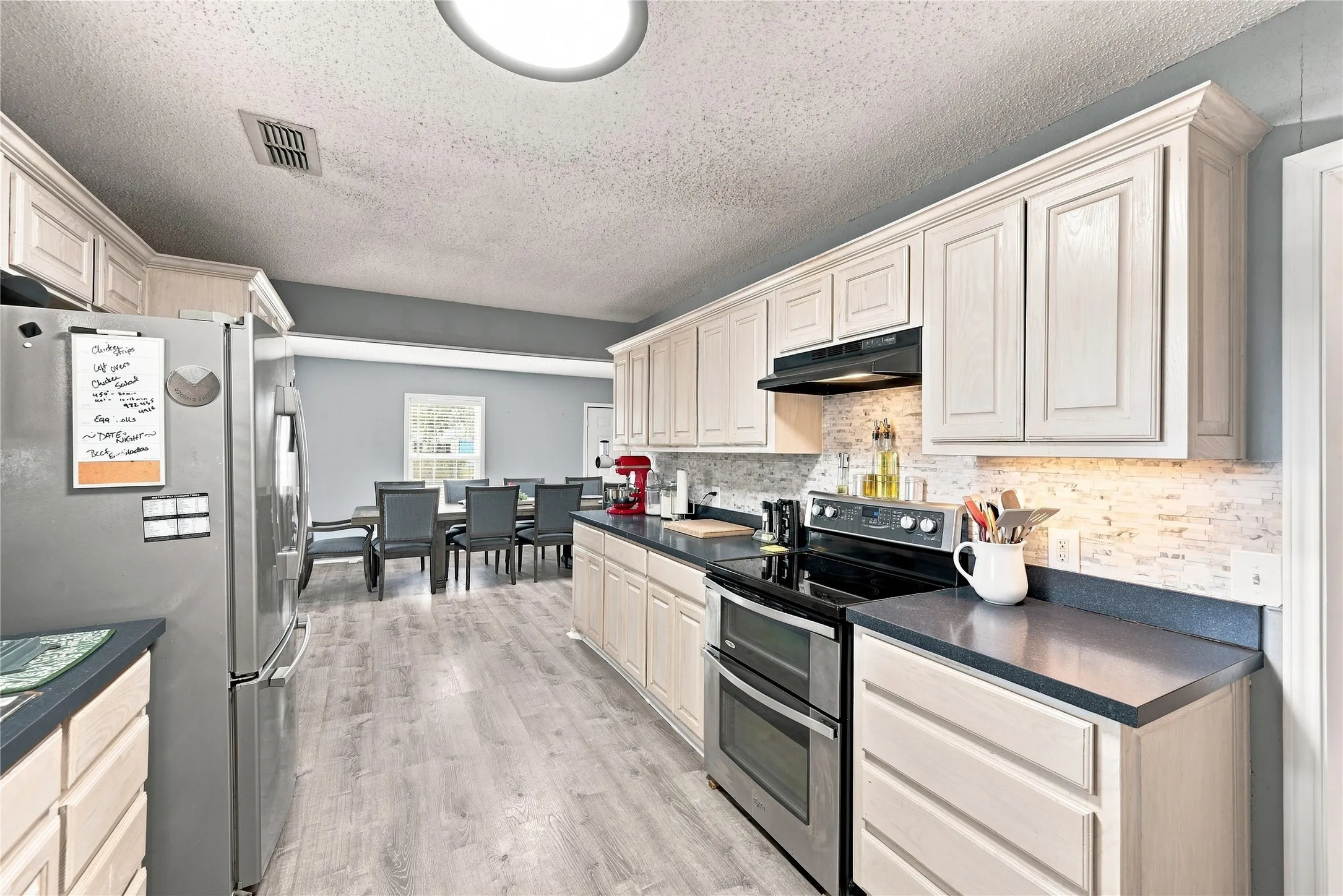 Single Family Residence For Sale in Ellis County , 411 W 3rd Street, Maypearl, Texas 76064, 3 Bedroom, 2 Bathroom, 1 Garage spaces, 1,796 Sqft, built in 1940, mls#21379324, Real Estate Agent in Maypearl, Homes For Sale in Ellis county, Homes For Sale in Maypearl, Realtor in Maypearl Texas, Real Estate Brokerage Independent Realty Texas, Luminita Cordes Realtor