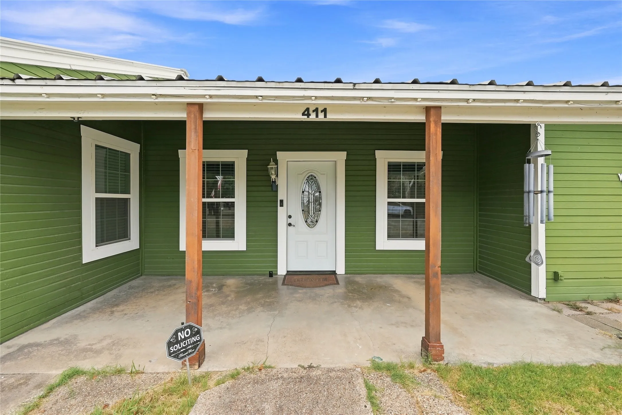 Single Family Residence For Sale in Ellis County , 411 W 3rd Street, Maypearl, Texas 76064, 3 Bedroom, 2 Bathroom, 1 Garage spaces, 1,796 Sqft, built in 1940, mls#21379324, Real Estate Agent in Maypearl, Homes For Sale in Ellis county, Homes For Sale in Maypearl, Realtor in Maypearl Texas, Real Estate Brokerage Independent Realty Texas, Luminita Cordes Realtor