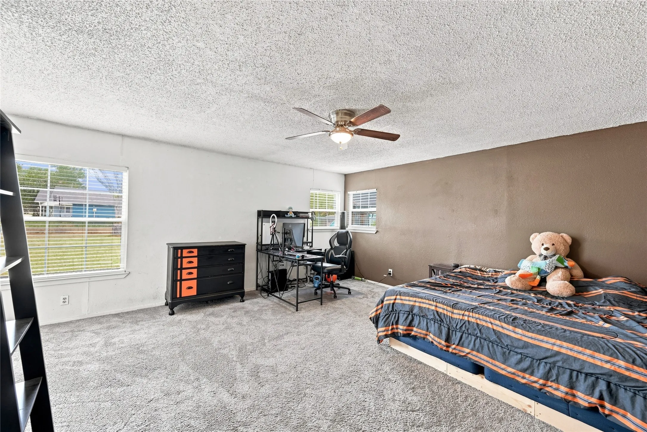 Single Family Residence For Sale in Ellis County , 411 W 3rd Street, Maypearl, Texas 76064, 3 Bedroom, 2 Bathroom, 1 Garage spaces, 1,796 Sqft, built in 1940, mls#21379324, Real Estate Agent in Maypearl, Homes For Sale in Ellis county, Homes For Sale in Maypearl, Realtor in Maypearl Texas, Real Estate Brokerage Independent Realty Texas, Luminita Cordes Realtor