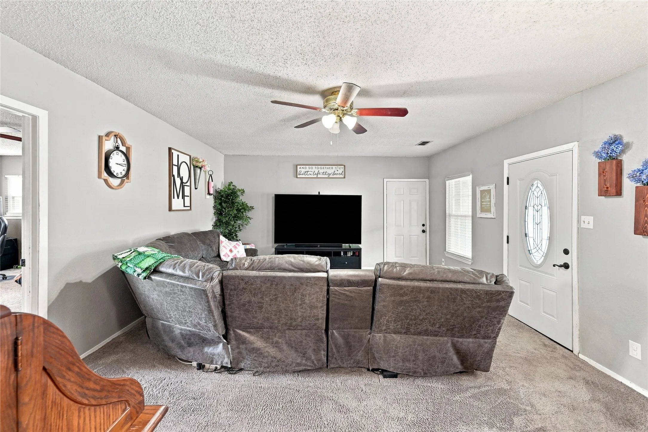 Single Family Residence For Sale in Ellis County , 411 W 3rd Street, Maypearl, Texas 76064, 3 Bedroom, 2 Bathroom, 1 Garage spaces, 1,796 Sqft, built in 1940, mls#21379324, Real Estate Agent in Maypearl, Homes For Sale in Ellis county, Homes For Sale in Maypearl, Realtor in Maypearl Texas, Real Estate Brokerage Independent Realty Texas, Luminita Cordes Realtor