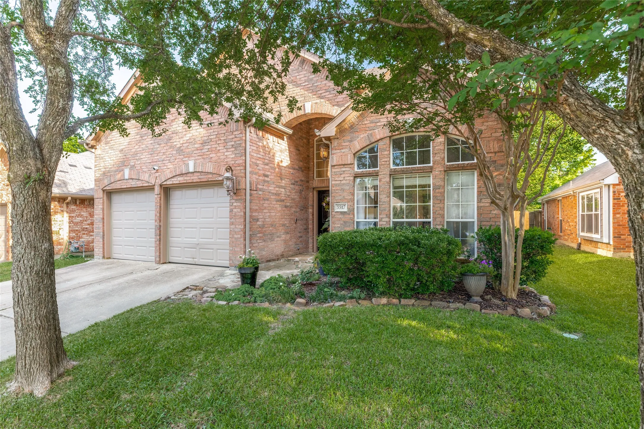 Single Family Residence For Sale in Collin County , 5517 Broken Bend Drive, Mc Kinney, Texas 75072, 4 Bedroom, 4 Bathroom, 2 Garage spaces, 2,318 Sqft, built in 2001, mls#21363959, Real Estate Agent in Mc Kinney, Homes For Sale in Collin county, Homes For Sale in Mc Kinney, Realtor in Mc Kinney Texas, Real Estate Brokerage Independent Realty Texas, Luminita Cordes Realtor