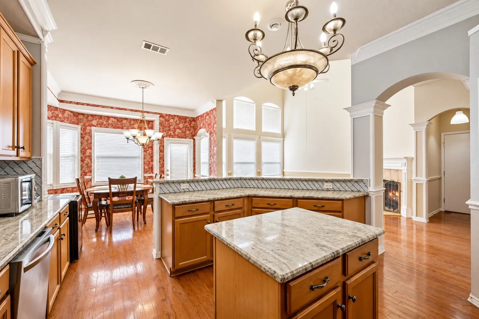 Single Family Residence For Sale in Denton County , 5549 Mountain Valley Drive, The Colony, Texas 75056, 5 Bedroom, 4 Bathroom, 2 Garage spaces, 3,615 Sqft, built in 2001, mls#21379349, Real Estate Agent in The Colony, Homes For Sale in Denton county, Homes For Sale in The Colony, Realtor in The Colony Texas, Real Estate Brokerage Independent Realty Texas, Luminita Cordes Realtor