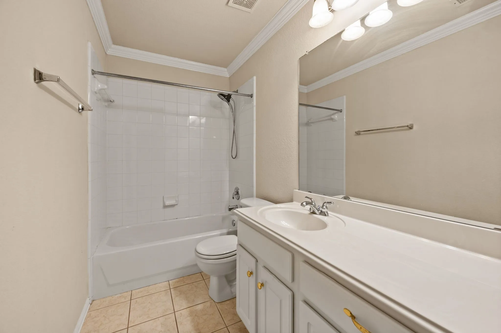 Single Family Residence For Sale in Denton County , 5549 Mountain Valley Drive, The Colony, Texas 75056, 5 Bedroom, 4 Bathroom, 2 Garage spaces, 3,615 Sqft, built in 2001, mls#21379349, Real Estate Agent in The Colony, Homes For Sale in Denton county, Homes For Sale in The Colony, Realtor in The Colony Texas, Real Estate Brokerage Independent Realty Texas, Luminita Cordes Realtor
