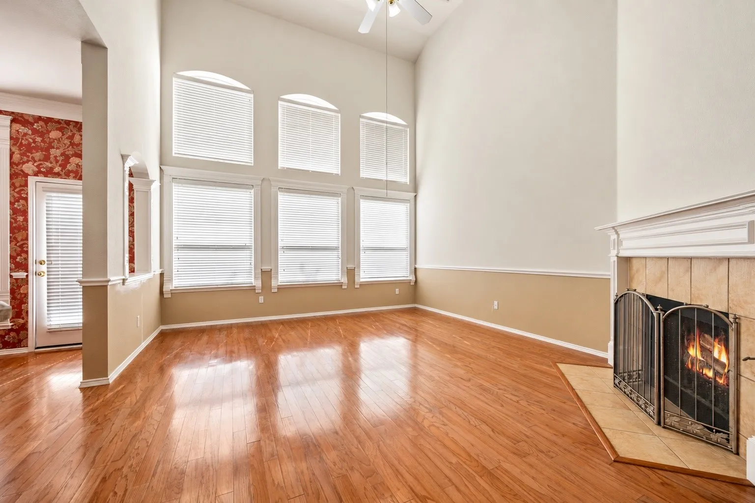 Single Family Residence For Sale in Denton County , 5549 Mountain Valley Drive, The Colony, Texas 75056, 5 Bedroom, 4 Bathroom, 2 Garage spaces, 3,615 Sqft, built in 2001, mls#21379349, Real Estate Agent in The Colony, Homes For Sale in Denton county, Homes For Sale in The Colony, Realtor in The Colony Texas, Real Estate Brokerage Independent Realty Texas, Luminita Cordes Realtor