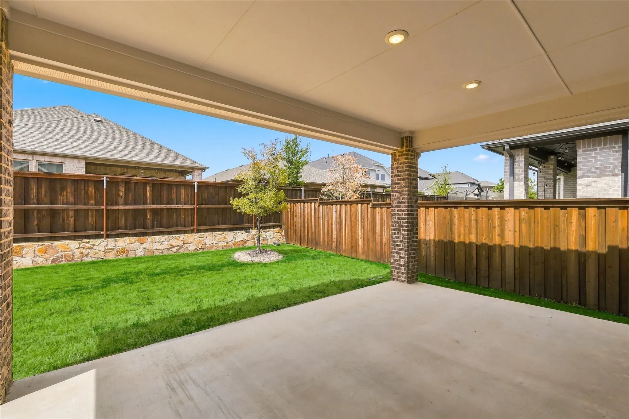 Single Family Residence For Sale in Denton County , 2504 Silver Leaf Drive, Northlake, Texas 76226, 4 Bedroom, 4 Bathroom, 3 Garage spaces, 3,211 Sqft, built in 2023, mls#21378300, Real Estate Agent in Northlake, Homes For Sale in Denton county, Homes For Sale in Northlake, Realtor in Northlake Texas, Real Estate Brokerage Independent Realty Texas, Luminita Cordes Realtor
