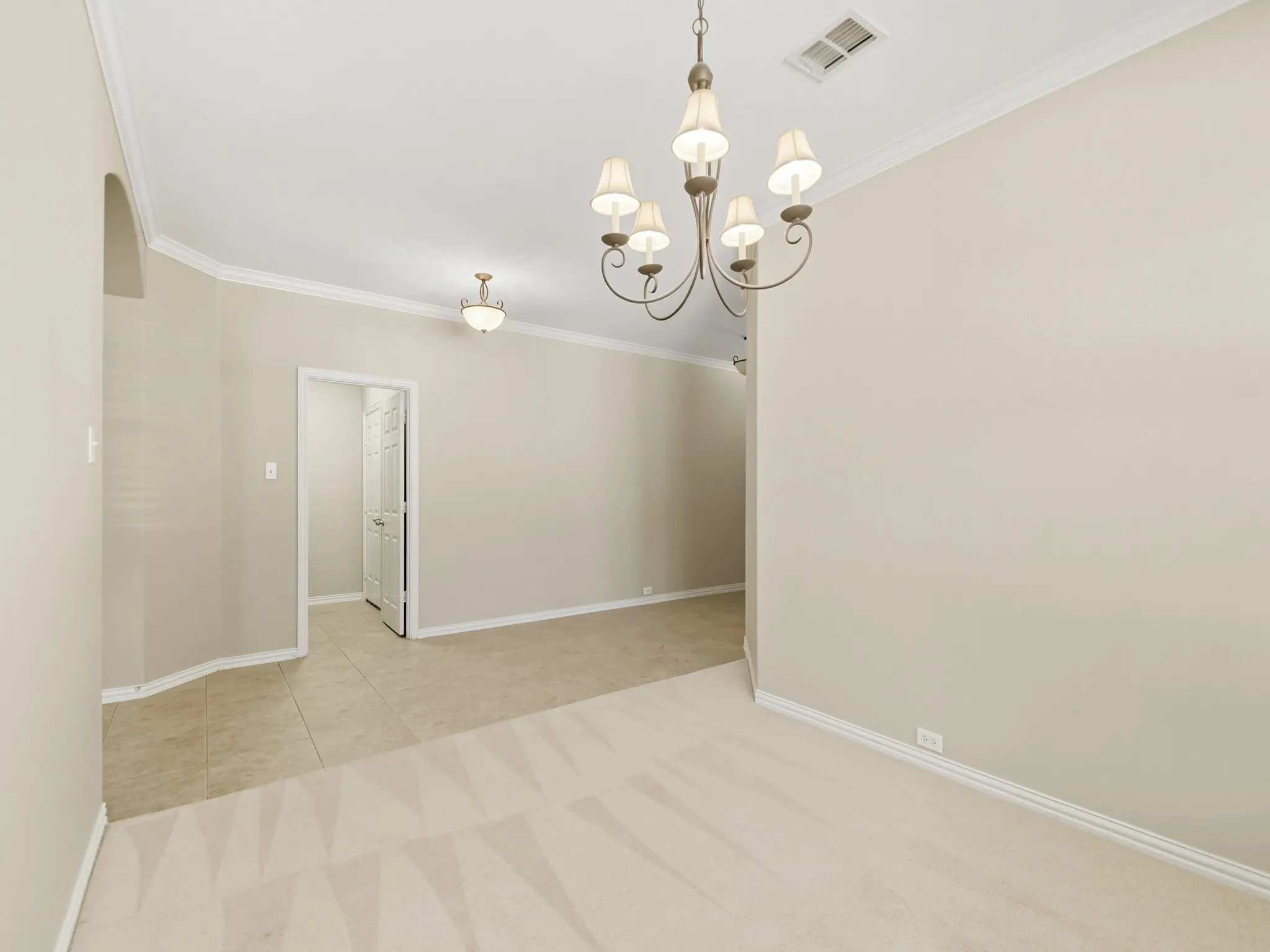 Dining Room Recessed archway with crown molding