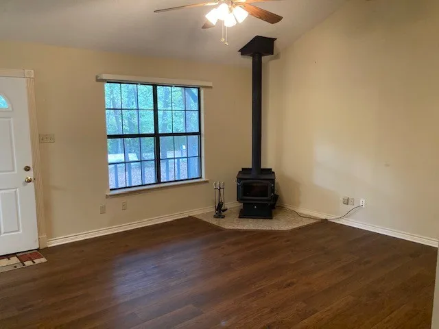 Single Family Residence For Sale in Wood County , 3071 Holly Trail East, Holly Lake Ranch, Texas 75765, 2 Bedroom, 2 Bathroom, 1 Garage spaces, 812 Sqft, built in 1994, mls#21378156, Real Estate Agent in Holly Lake Ranch, Homes For Sale in Wood county, Homes For Sale in Holly Lake Ranch, Realtor in Holly Lake Ranch Texas, Real Estate Brokerage Independent Realty Texas, Luminita Cordes Realtor