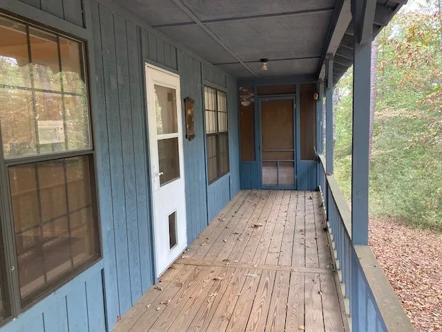 Single Family Residence For Sale in Wood County , 3071 Holly Trail East, Holly Lake Ranch, Texas 75765, 2 Bedroom, 2 Bathroom, 1 Garage spaces, 812 Sqft, built in 1994, mls#21378156, Real Estate Agent in Holly Lake Ranch, Homes For Sale in Wood county, Homes For Sale in Holly Lake Ranch, Realtor in Holly Lake Ranch Texas, Real Estate Brokerage Independent Realty Texas, Luminita Cordes Realtor