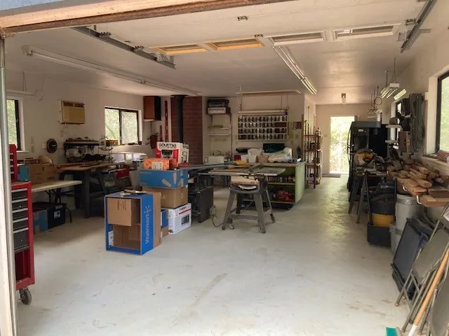 Single Family Residence For Sale in Wood County , 3071 Holly Trail East, Holly Lake Ranch, Texas 75765, 2 Bedroom, 2 Bathroom, 1 Garage spaces, 812 Sqft, built in 1994, mls#21378156, Real Estate Agent in Holly Lake Ranch, Homes For Sale in Wood county, Homes For Sale in Holly Lake Ranch, Realtor in Holly Lake Ranch Texas, Real Estate Brokerage Independent Realty Texas, Luminita Cordes Realtor