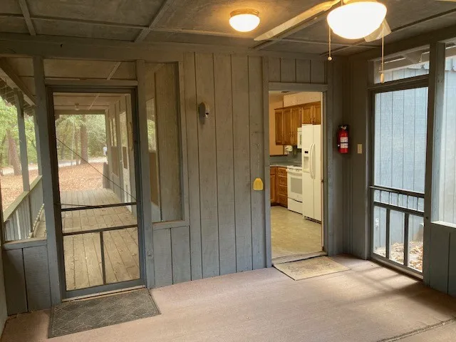Single Family Residence For Sale in Wood County , 3071 Holly Trail East, Holly Lake Ranch, Texas 75765, 2 Bedroom, 2 Bathroom, 1 Garage spaces, 812 Sqft, built in 1994, mls#21378156, Real Estate Agent in Holly Lake Ranch, Homes For Sale in Wood county, Homes For Sale in Holly Lake Ranch, Realtor in Holly Lake Ranch Texas, Real Estate Brokerage Independent Realty Texas, Luminita Cordes Realtor