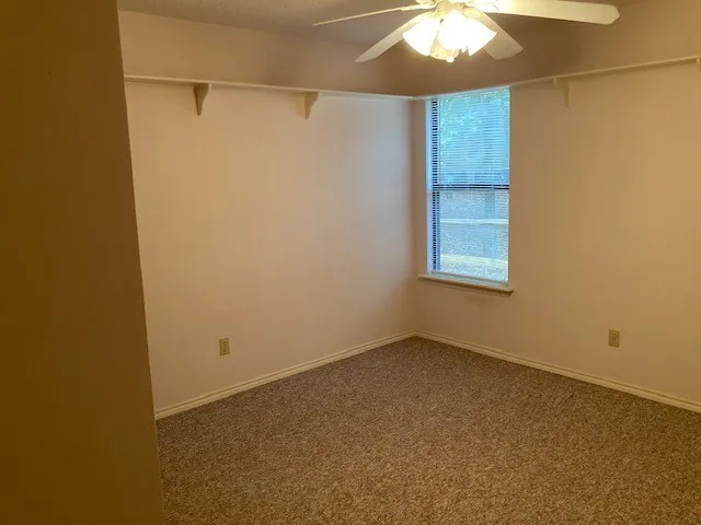 Single Family Residence For Sale in Wood County , 3071 Holly Trail East, Holly Lake Ranch, Texas 75765, 2 Bedroom, 2 Bathroom, 1 Garage spaces, 812 Sqft, built in 1994, mls#21378156, Real Estate Agent in Holly Lake Ranch, Homes For Sale in Wood county, Homes For Sale in Holly Lake Ranch, Realtor in Holly Lake Ranch Texas, Real Estate Brokerage Independent Realty Texas, Luminita Cordes Realtor