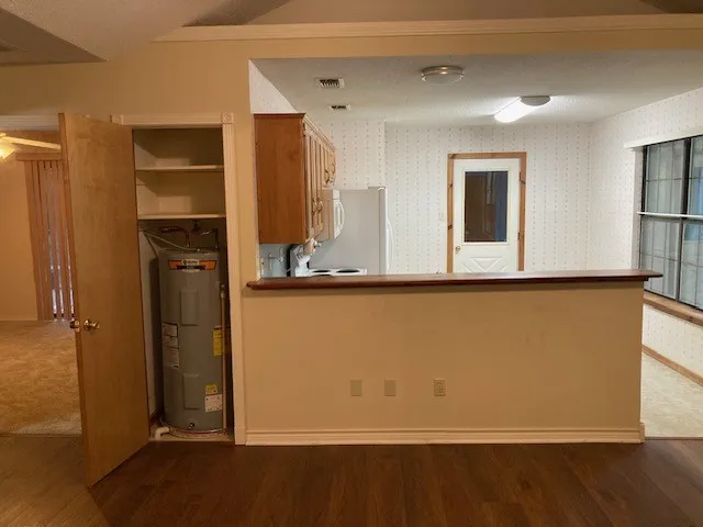 Single Family Residence For Sale in Wood County , 3071 Holly Trail East, Holly Lake Ranch, Texas 75765, 2 Bedroom, 2 Bathroom, 1 Garage spaces, 812 Sqft, built in 1994, mls#21378156, Real Estate Agent in Holly Lake Ranch, Homes For Sale in Wood county, Homes For Sale in Holly Lake Ranch, Realtor in Holly Lake Ranch Texas, Real Estate Brokerage Independent Realty Texas, Luminita Cordes Realtor