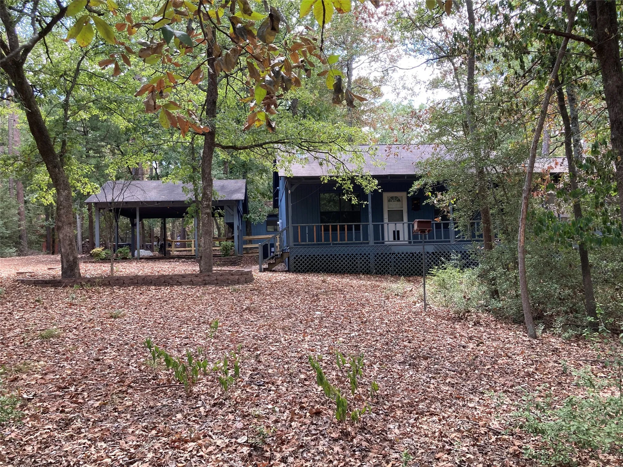 Single Family Residence For Sale in Wood County , 3071 Holly Trail East, Holly Lake Ranch, Texas 75765, 2 Bedroom, 2 Bathroom, 1 Garage spaces, 812 Sqft, built in 1994, mls#21378156, Real Estate Agent in Holly Lake Ranch, Homes For Sale in Wood county, Homes For Sale in Holly Lake Ranch, Realtor in Holly Lake Ranch Texas, Real Estate Brokerage Independent Realty Texas, Luminita Cordes Realtor