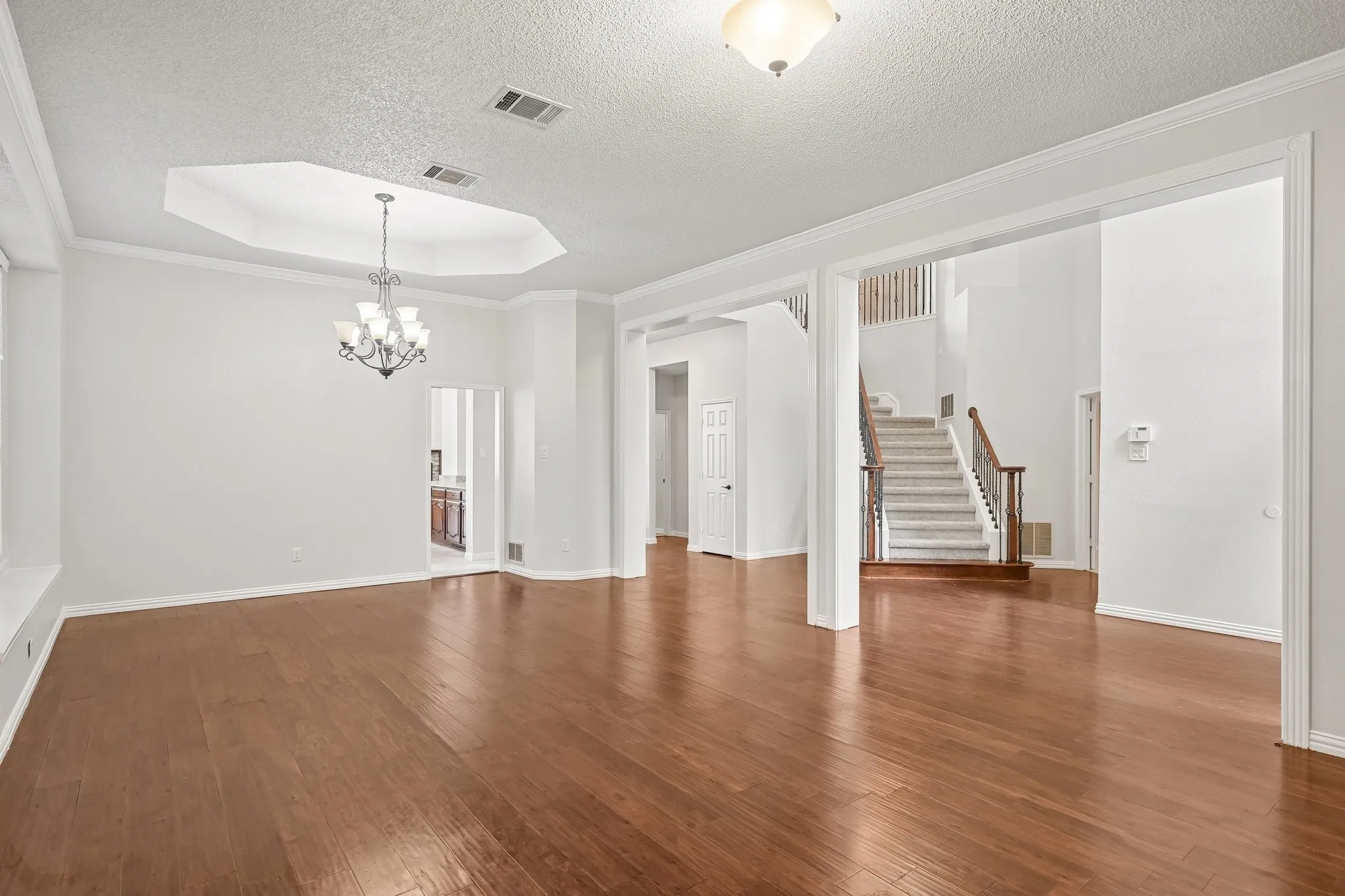 Single Family Residence For Sale in Rockwall County , 7410 Silverthorn Drive, Rowlett, Texas 75089, 5 Bedroom, 4 Bathroom, 2 Garage spaces, 3,884 Sqft, built in 1994, mls#21375982, Real Estate Agent in Rowlett, Homes For Sale in Rockwall county, Homes For Sale in Rowlett, Realtor in Rowlett Texas, Real Estate Brokerage Independent Realty Texas, Luminita Cordes Realtor