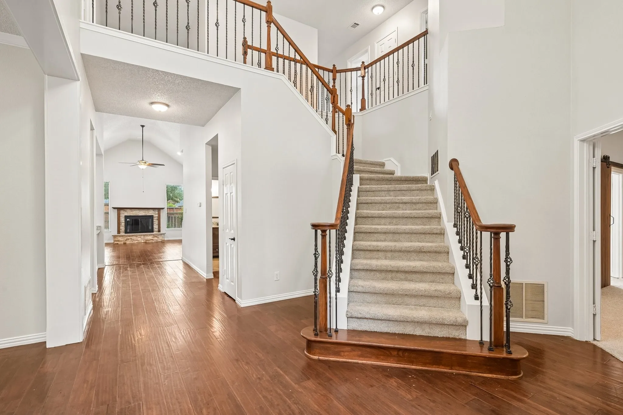 Single Family Residence For Sale in Rockwall County , 7410 Silverthorn Drive, Rowlett, Texas 75089, 5 Bedroom, 4 Bathroom, 2 Garage spaces, 3,884 Sqft, built in 1994, mls#21375982, Real Estate Agent in Rowlett, Homes For Sale in Rockwall county, Homes For Sale in Rowlett, Realtor in Rowlett Texas, Real Estate Brokerage Independent Realty Texas, Luminita Cordes Realtor