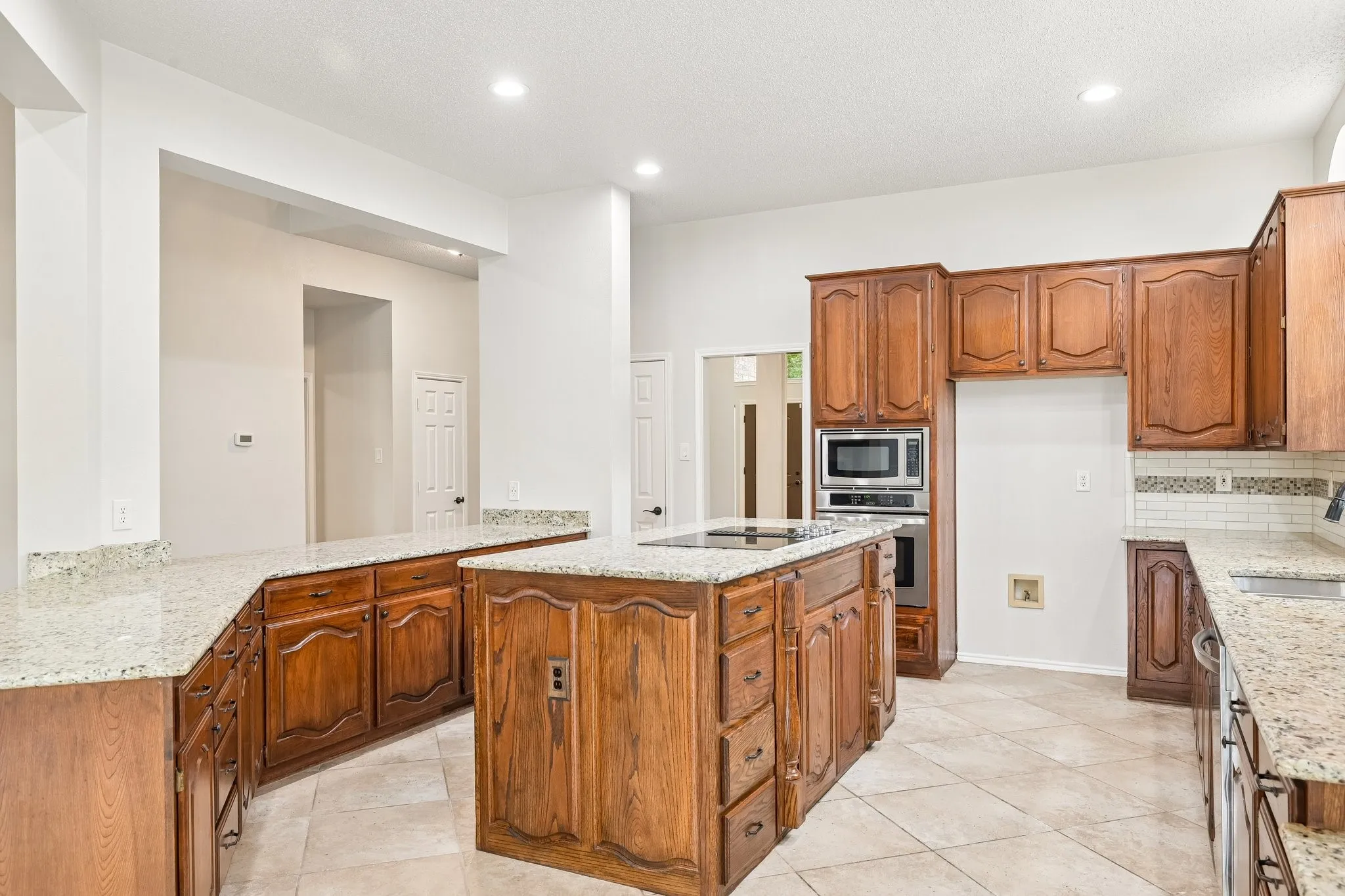 Single Family Residence For Sale in Rockwall County , 7410 Silverthorn Drive, Rowlett, Texas 75089, 5 Bedroom, 4 Bathroom, 2 Garage spaces, 3,884 Sqft, built in 1994, mls#21375982, Real Estate Agent in Rowlett, Homes For Sale in Rockwall county, Homes For Sale in Rowlett, Realtor in Rowlett Texas, Real Estate Brokerage Independent Realty Texas, Luminita Cordes Realtor