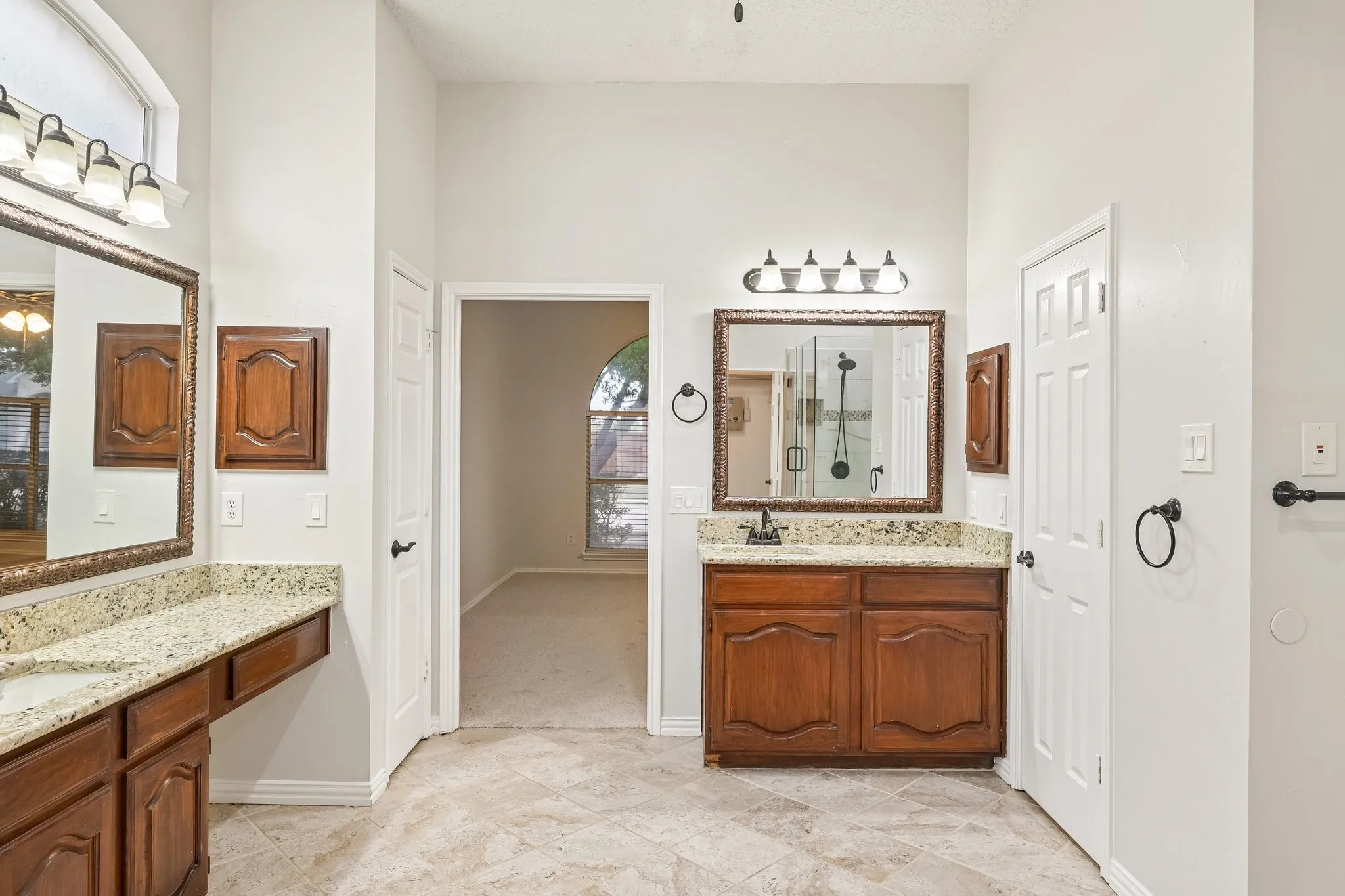 Single Family Residence For Sale in Rockwall County , 7410 Silverthorn Drive, Rowlett, Texas 75089, 5 Bedroom, 4 Bathroom, 2 Garage spaces, 3,884 Sqft, built in 1994, mls#21375982, Real Estate Agent in Rowlett, Homes For Sale in Rockwall county, Homes For Sale in Rowlett, Realtor in Rowlett Texas, Real Estate Brokerage Independent Realty Texas, Luminita Cordes Realtor