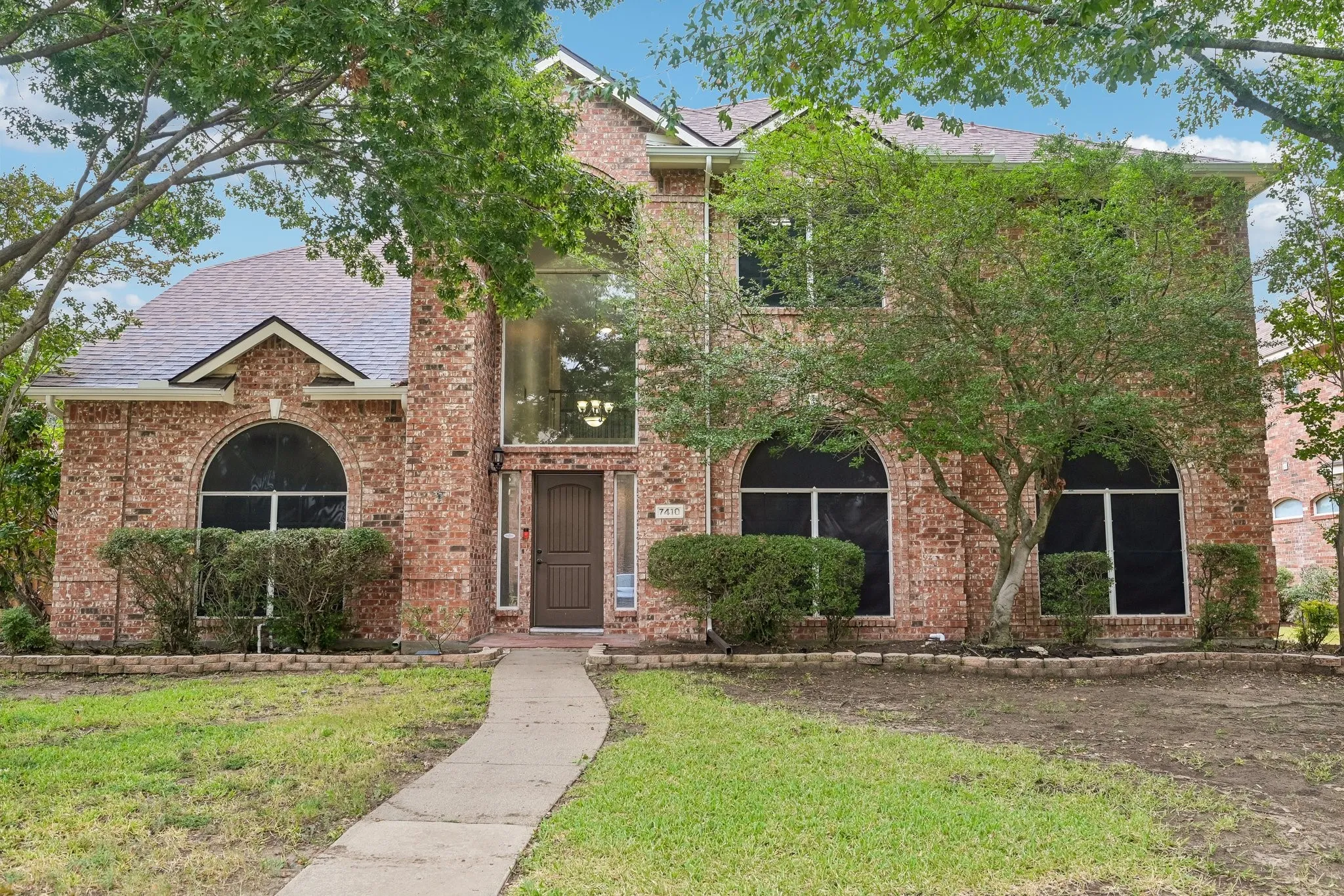 Single Family Residence For Sale in Rockwall County , 7410 Silverthorn Drive, Rowlett, Texas 75089, 5 Bedroom, 4 Bathroom, 2 Garage spaces, 3,884 Sqft, built in 1994, mls#21375982, Real Estate Agent in Rowlett, Homes For Sale in Rockwall county, Homes For Sale in Rowlett, Realtor in Rowlett Texas, Real Estate Brokerage Independent Realty Texas, Luminita Cordes Realtor