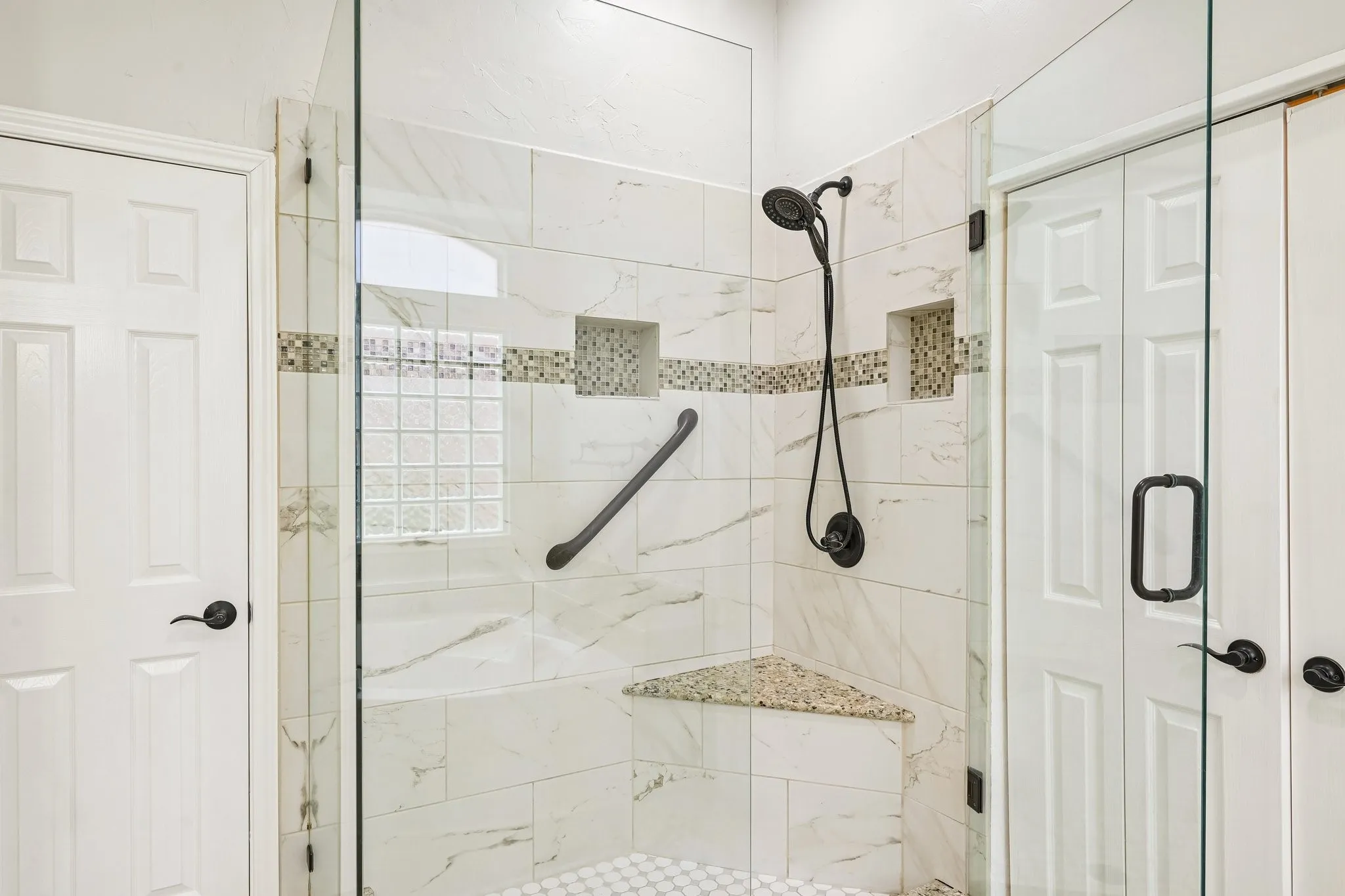 Single Family Residence For Sale in Rockwall County , 7410 Silverthorn Drive, Rowlett, Texas 75089, 5 Bedroom, 4 Bathroom, 2 Garage spaces, 3,884 Sqft, built in 1994, mls#21375982, Real Estate Agent in Rowlett, Homes For Sale in Rockwall county, Homes For Sale in Rowlett, Realtor in Rowlett Texas, Real Estate Brokerage Independent Realty Texas, Luminita Cordes Realtor