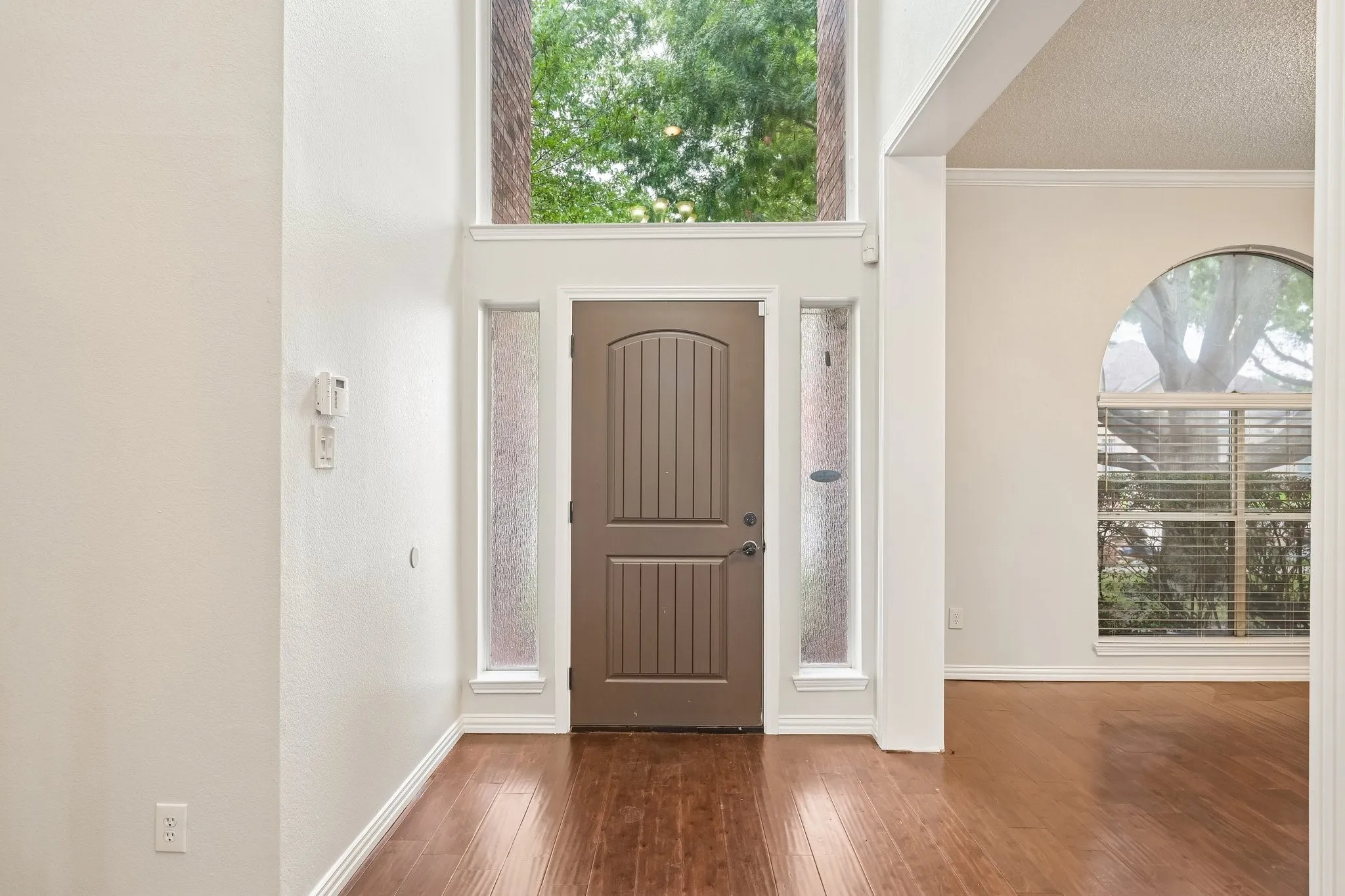 Single Family Residence For Sale in Rockwall County , 7410 Silverthorn Drive, Rowlett, Texas 75089, 5 Bedroom, 4 Bathroom, 2 Garage spaces, 3,884 Sqft, built in 1994, mls#21375982, Real Estate Agent in Rowlett, Homes For Sale in Rockwall county, Homes For Sale in Rowlett, Realtor in Rowlett Texas, Real Estate Brokerage Independent Realty Texas, Luminita Cordes Realtor