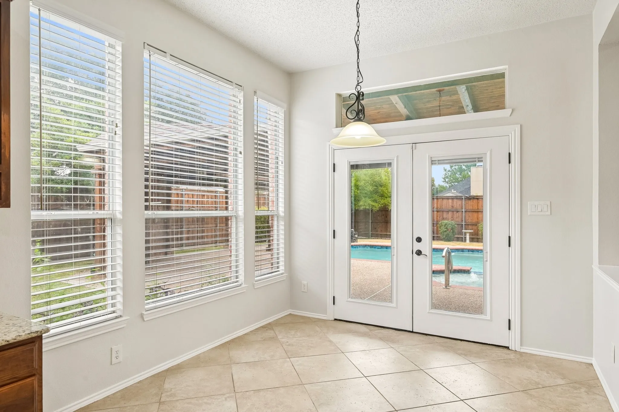 Single Family Residence For Sale in Rockwall County , 7410 Silverthorn Drive, Rowlett, Texas 75089, 5 Bedroom, 4 Bathroom, 2 Garage spaces, 3,884 Sqft, built in 1994, mls#21375982, Real Estate Agent in Rowlett, Homes For Sale in Rockwall county, Homes For Sale in Rowlett, Realtor in Rowlett Texas, Real Estate Brokerage Independent Realty Texas, Luminita Cordes Realtor