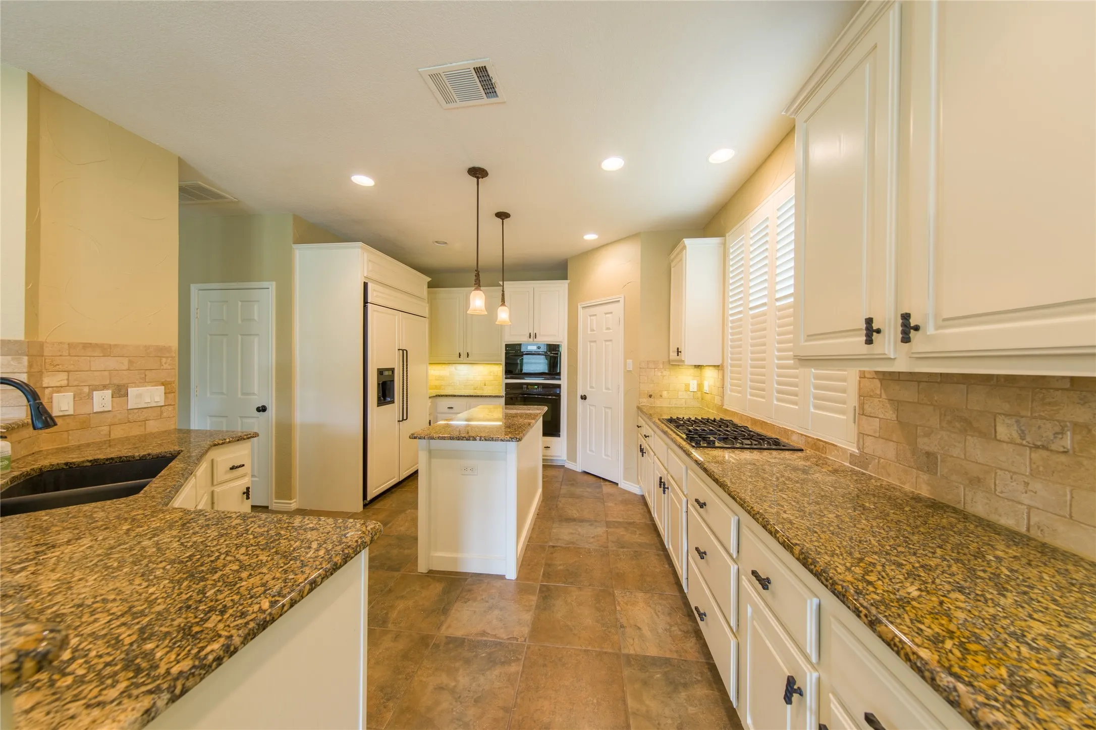 Single Family Residence For Rent in Collin County , 656 Water Oak Drive, Plano, Texas 75025, 4 Bedroom, 4 Bathroom, 2 Garage spaces, 3,242 Sqft, built in 1990, mls#21379339, Real Estate Agent in Plano, Homes For Rent in Collin county, Homes For Rent in Plano, Realtor in Plano Texas, Real Estate Brokerage Independent Realty Texas, Luminita Cordes Realtor