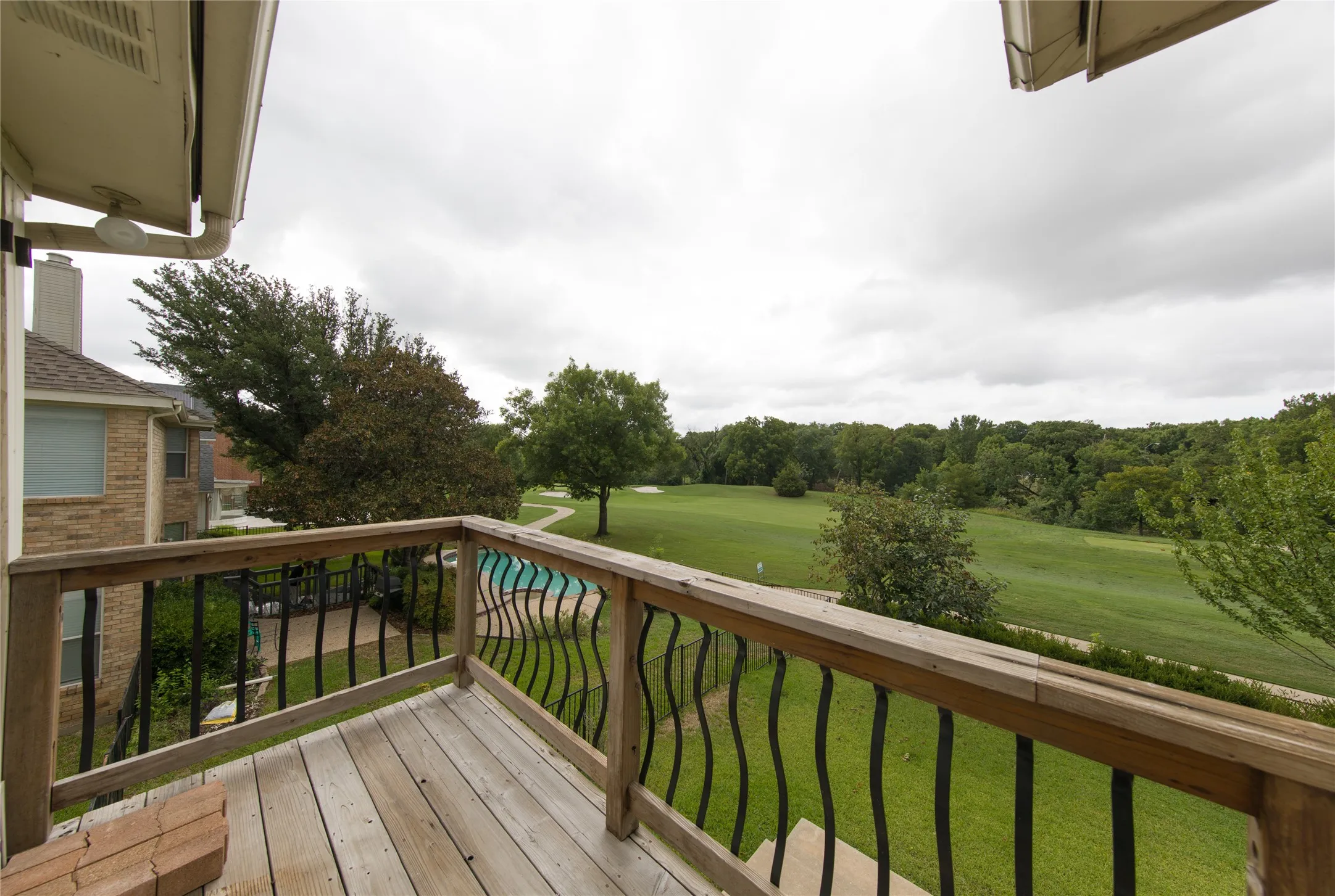 balcony over look the golf course