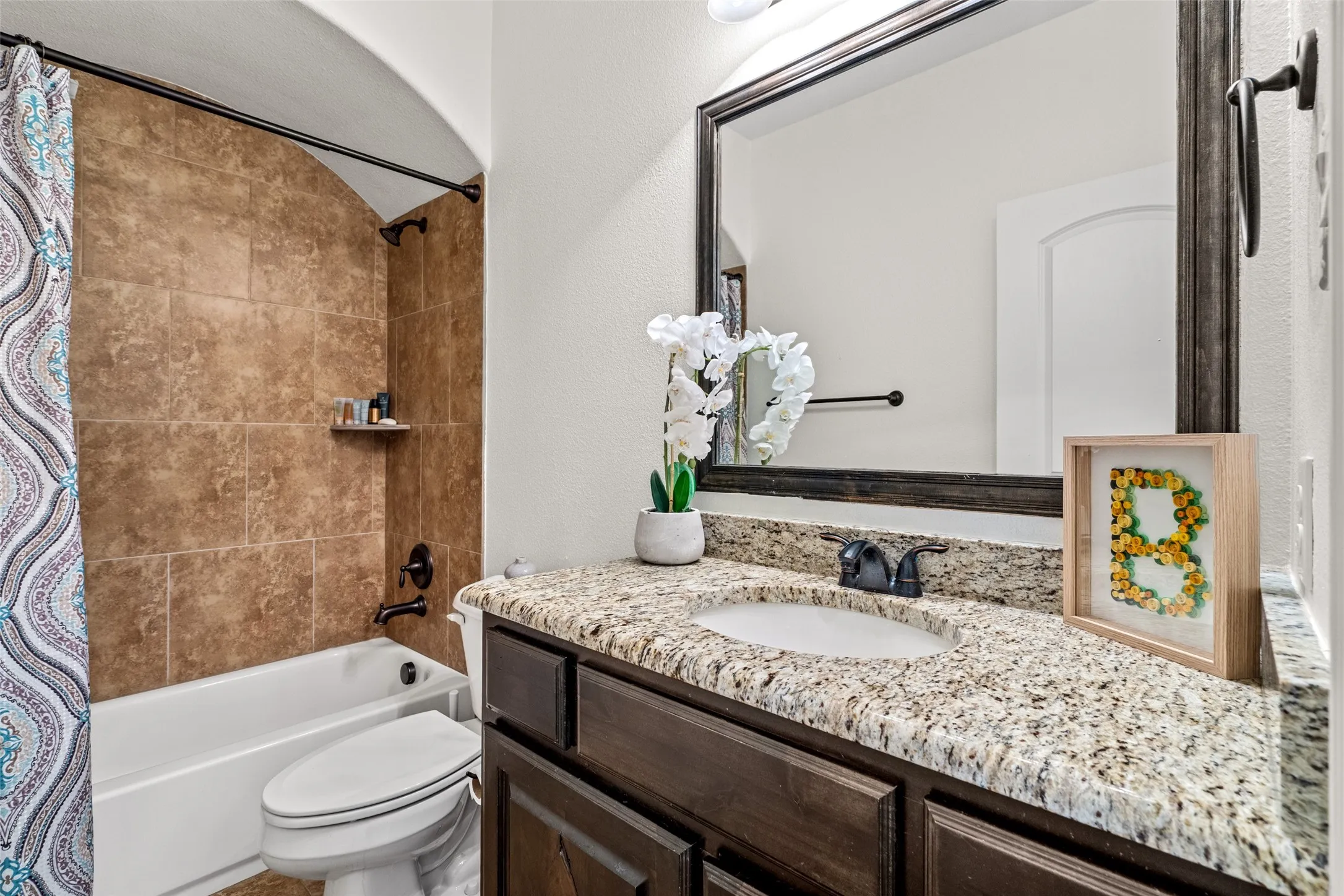 Single Family Residence For Sale in Denton County , 3404 Millbank, The Colony, Texas 75056, 4 Bedroom, 4 Bathroom, 2 Garage spaces, 3,648 Sqft, built in 2015, mls#21378279, Real Estate Agent in The Colony, Homes For Sale in Denton county, Homes For Sale in The Colony, Realtor in The Colony Texas, Real Estate Brokerage Independent Realty Texas, Luminita Cordes Realtor