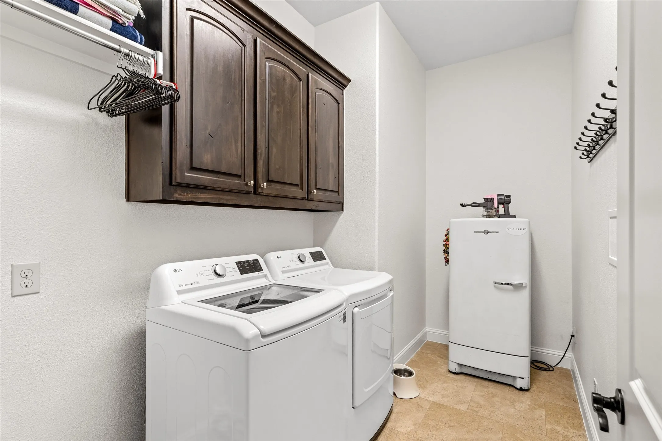 Single Family Residence For Sale in Denton County , 3404 Millbank, The Colony, Texas 75056, 4 Bedroom, 4 Bathroom, 2 Garage spaces, 3,648 Sqft, built in 2015, mls#21378279, Real Estate Agent in The Colony, Homes For Sale in Denton county, Homes For Sale in The Colony, Realtor in The Colony Texas, Real Estate Brokerage Independent Realty Texas, Luminita Cordes Realtor