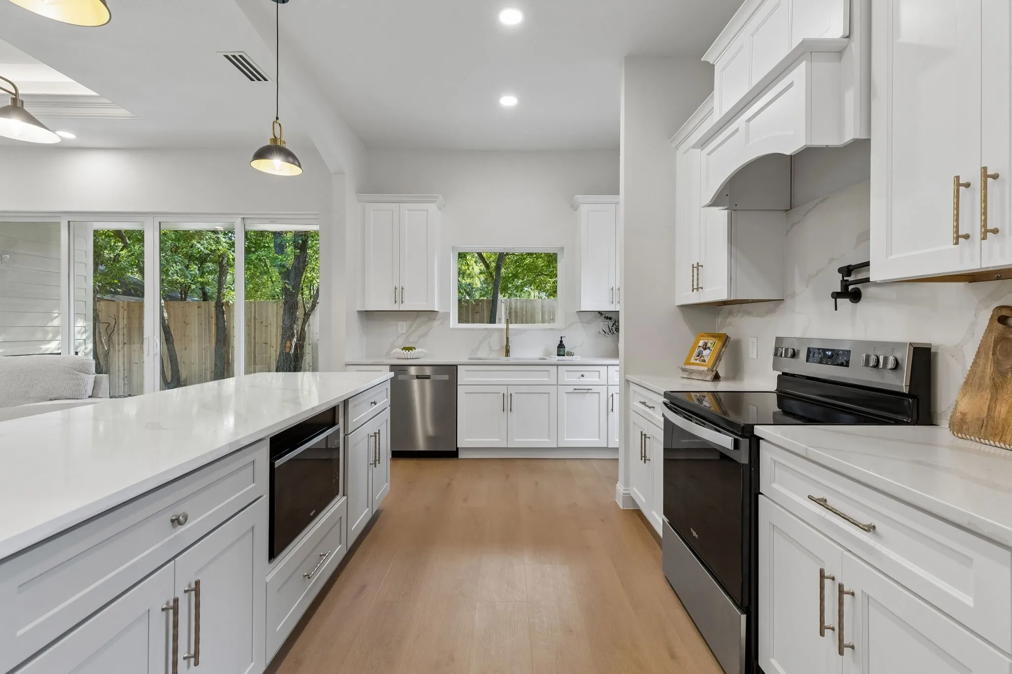 Single Family Residence For Sale in Ellis County , 202 Rosa Street, Waxahachie, Texas 75165, 3 Bedroom, 3 Bathroom, Garage spaces, 1,555 Sqft, built in 2026, mls#21379362, Real Estate Agent in Waxahachie, Homes For Sale in Ellis county, Homes For Sale in Waxahachie, Realtor in Waxahachie Texas, Real Estate Brokerage Independent Realty Texas, Luminita Cordes Realtor