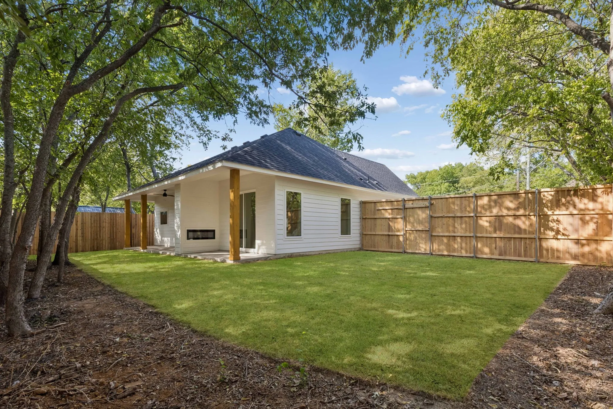 Single Family Residence For Sale in Ellis County , 202 Rosa Street, Waxahachie, Texas 75165, 3 Bedroom, 3 Bathroom, Garage spaces, 1,555 Sqft, built in 2026, mls#21379362, Real Estate Agent in Waxahachie, Homes For Sale in Ellis county, Homes For Sale in Waxahachie, Realtor in Waxahachie Texas, Real Estate Brokerage Independent Realty Texas, Luminita Cordes Realtor