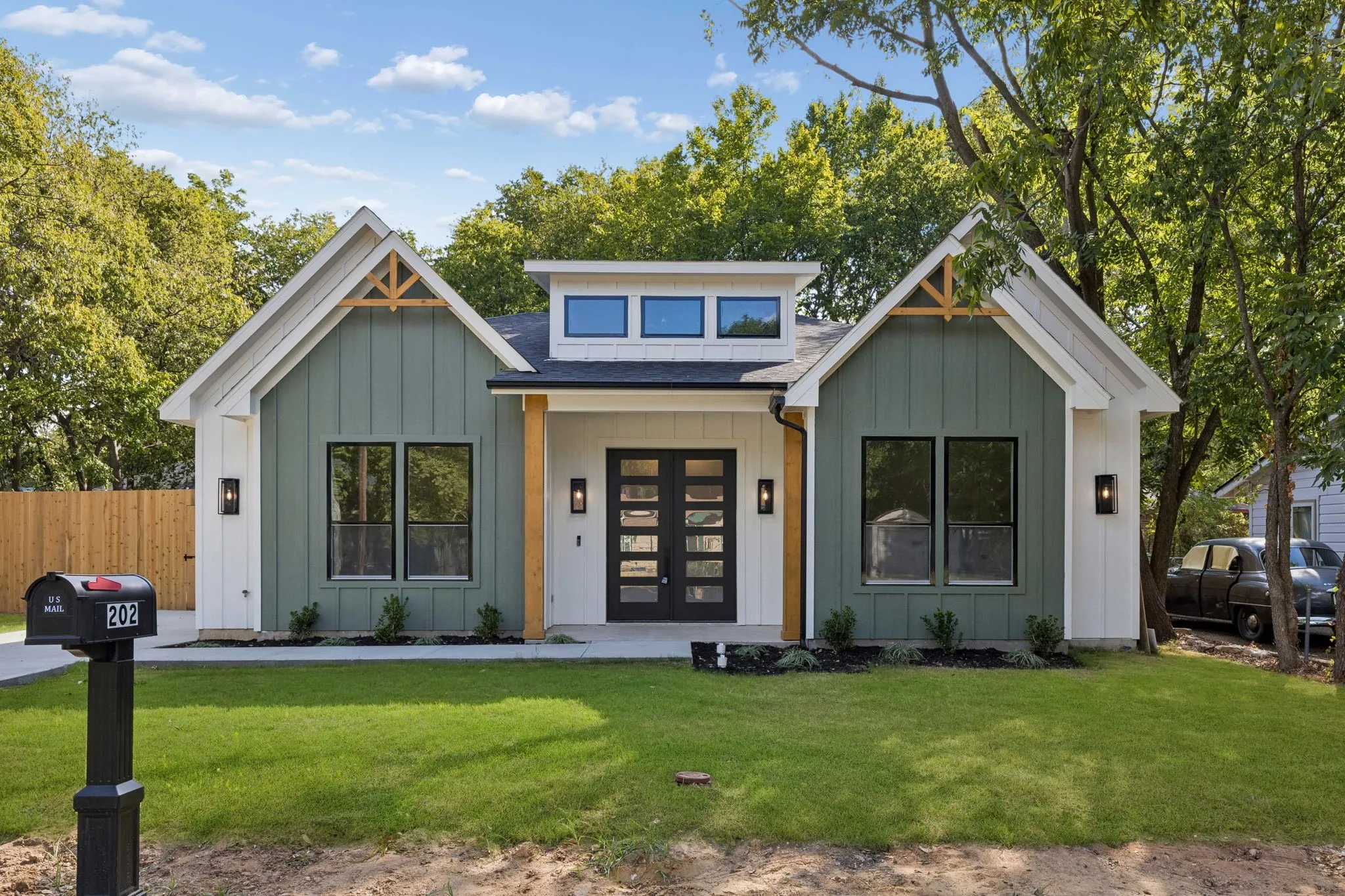 Single Family Residence For Sale in Ellis County , 202 Rosa Street, Waxahachie, Texas 75165, 3 Bedroom, 3 Bathroom, Garage spaces, 1,555 Sqft, built in 2026, mls#21379362, Real Estate Agent in Waxahachie, Homes For Sale in Ellis county, Homes For Sale in Waxahachie, Realtor in Waxahachie Texas, Real Estate Brokerage Independent Realty Texas, Luminita Cordes Realtor