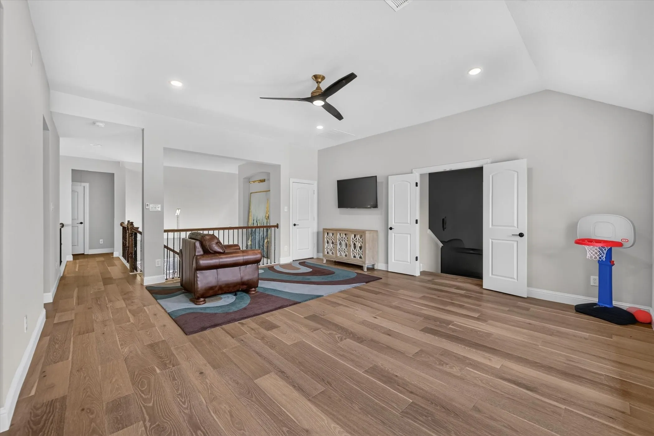 Single Family Residence For Sale in Collin County , 16195 Mapleshade Drive, Frisco, Texas 75035, 5 Bedroom, 5 Bathroom, 3 Garage spaces, 3,908 Sqft, built in 2011, mls#21377918, Real Estate Agent in Frisco, Homes For Sale in Collin county, Homes For Sale in Frisco, Realtor in Frisco Texas, Real Estate Brokerage Independent Realty Texas, Luminita Cordes Realtor