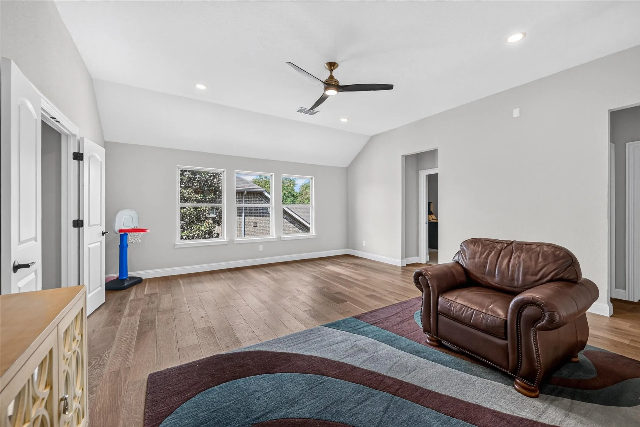 Single Family Residence For Sale in Collin County , 16195 Mapleshade Drive, Frisco, Texas 75035, 5 Bedroom, 5 Bathroom, 3 Garage spaces, 3,908 Sqft, built in 2011, mls#21377918, Real Estate Agent in Frisco, Homes For Sale in Collin county, Homes For Sale in Frisco, Realtor in Frisco Texas, Real Estate Brokerage Independent Realty Texas, Luminita Cordes Realtor