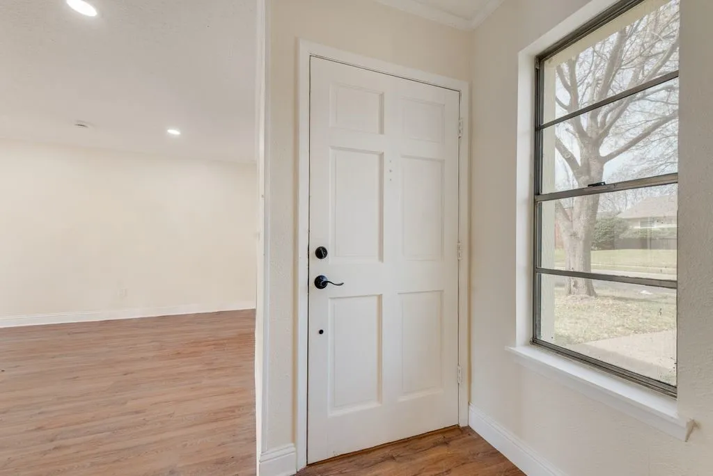 Townhouse For Sale in Dallas County , 4816 Redwood Drive, Garland, Texas 75043, 3 Bedroom, 3 Bathroom, Garage spaces, 1,482 Sqft, built in 1976, mls#21379360, Real Estate Agent in Garland, Homes For Sale in Dallas county, Homes For Sale in Garland, Realtor in Garland Texas, Real Estate Brokerage Independent Realty Texas, Luminita Cordes Realtor
