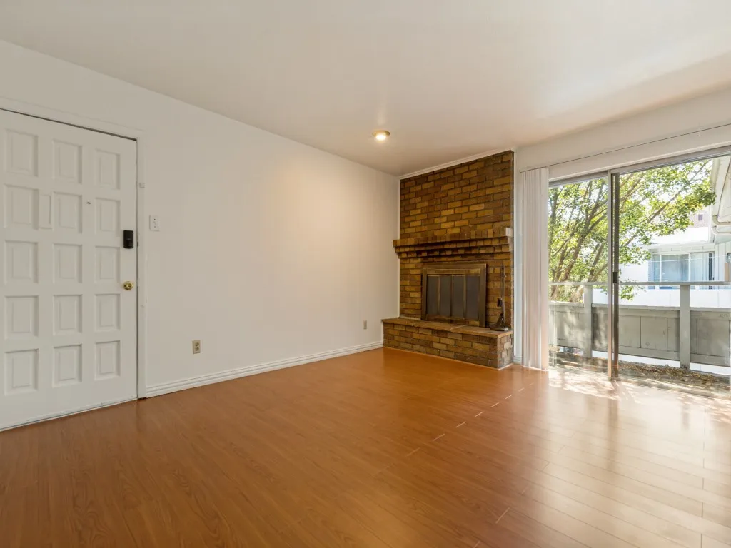 Condominium For Sale in Dallas County , 4347 Dickason Avenue 217, Dallas, Texas 75219, 2 Bedroom, 2 Bathroom, 2 Garage spaces, 928 Sqft, built in 1965, mls#21379367, Real Estate Agent in Dallas, Homes For Sale in Dallas county, Homes For Sale in Dallas, Realtor in Dallas Texas, Real Estate Brokerage Independent Realty Texas, Luminita Cordes Realtor