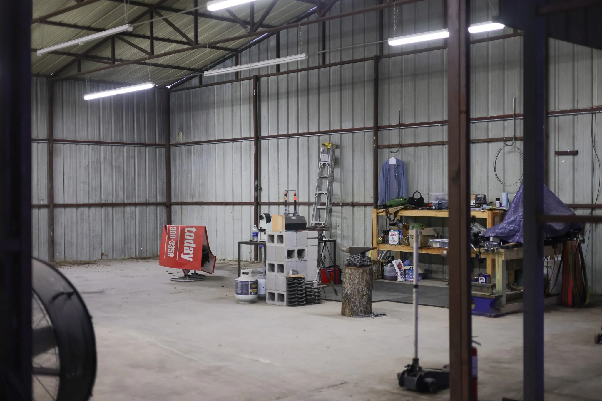7000 SF Warehouse Available For Lease.
Full Property Available For Sale.