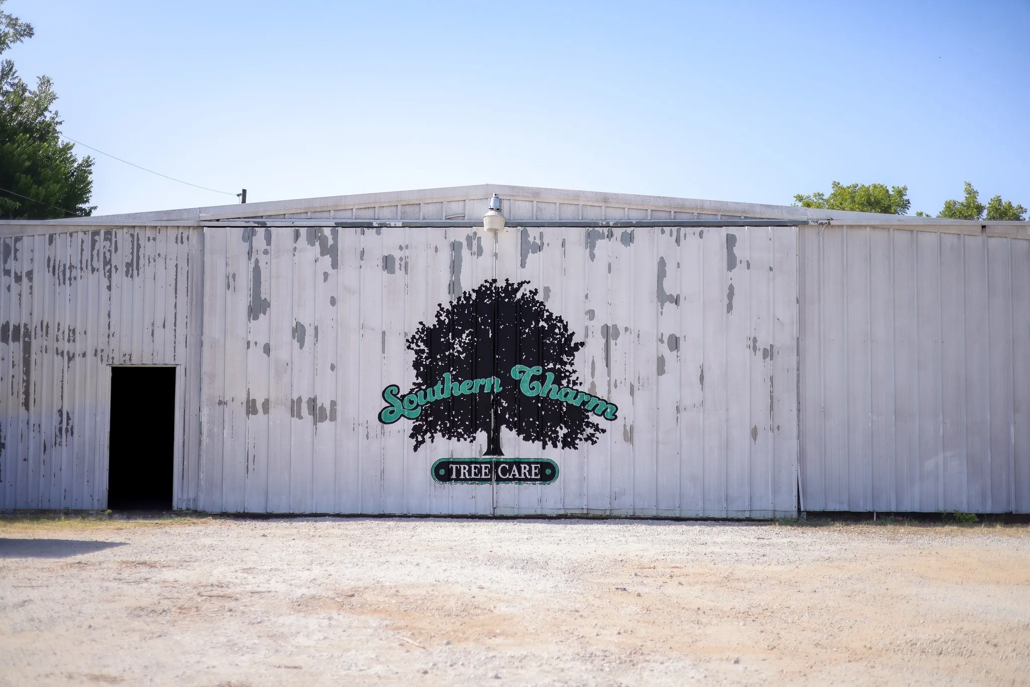 7000 SF Warehouse Available For Lease.
Full Property Available For Sale.