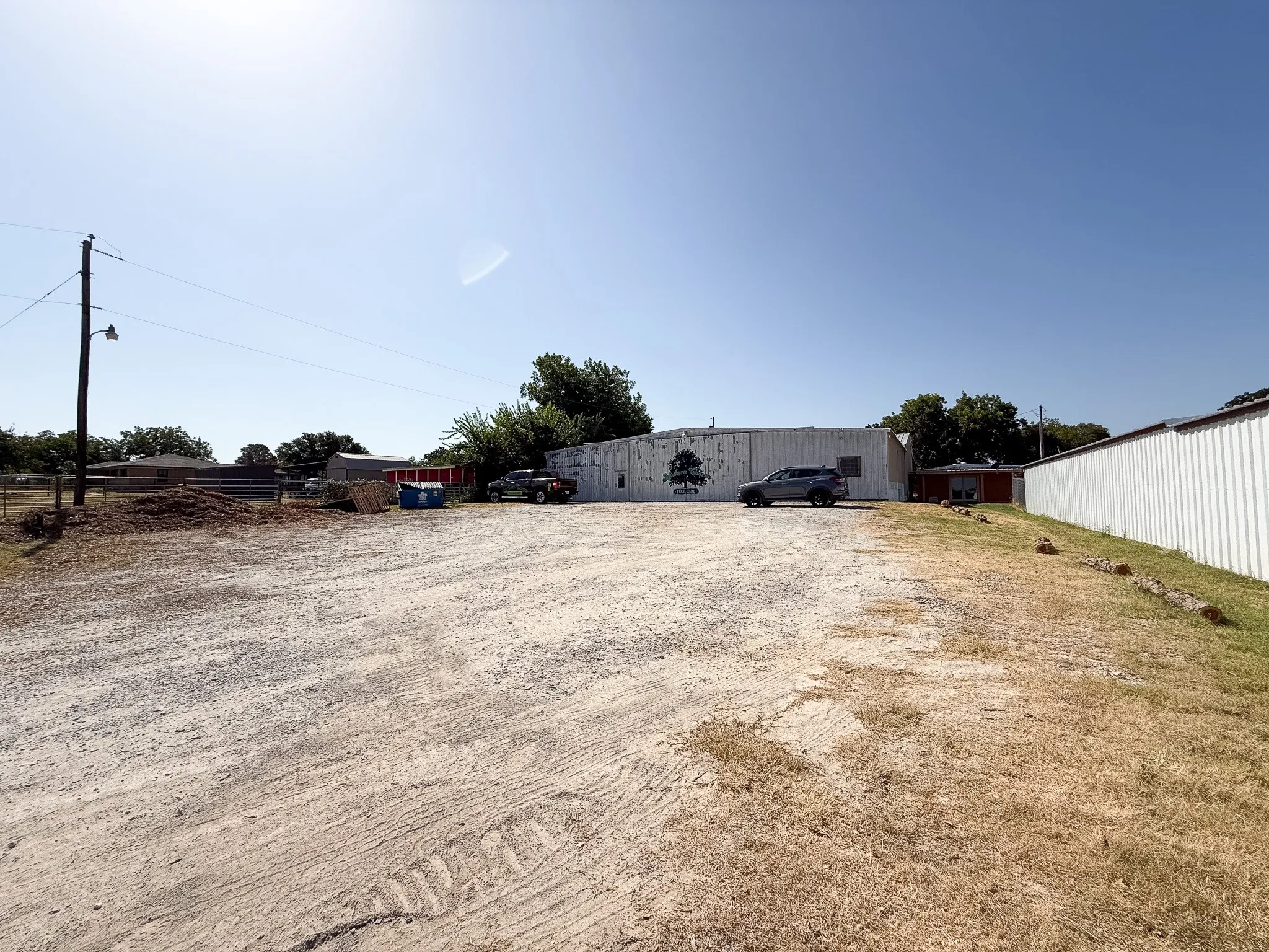 7000 SF Warehouse Available For Lease.
Full Property Available For Sale.