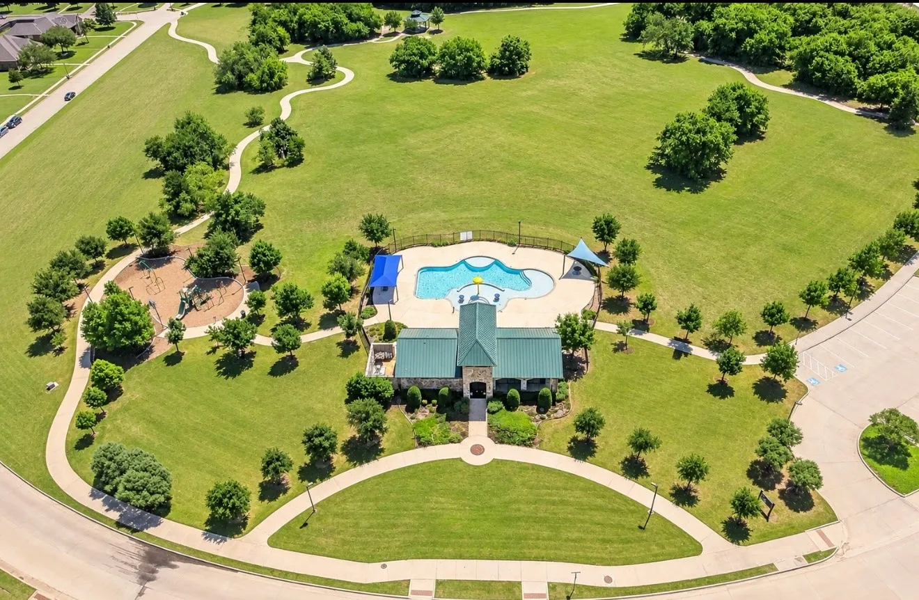 Single Family Residence For Sale in Dallas County , 279 Shallow Brook Drive, Sunnyvale, Texas 75182, 4 Bedroom, 5 Bathroom, 2 Garage spaces, 3,897 Sqft, built in 2017, mls#21378691, Real Estate Agent in Sunnyvale, Homes For Sale in Dallas county, Homes For Sale in Sunnyvale, Realtor in Sunnyvale Texas, Real Estate Brokerage Independent Realty Texas, Luminita Cordes Realtor