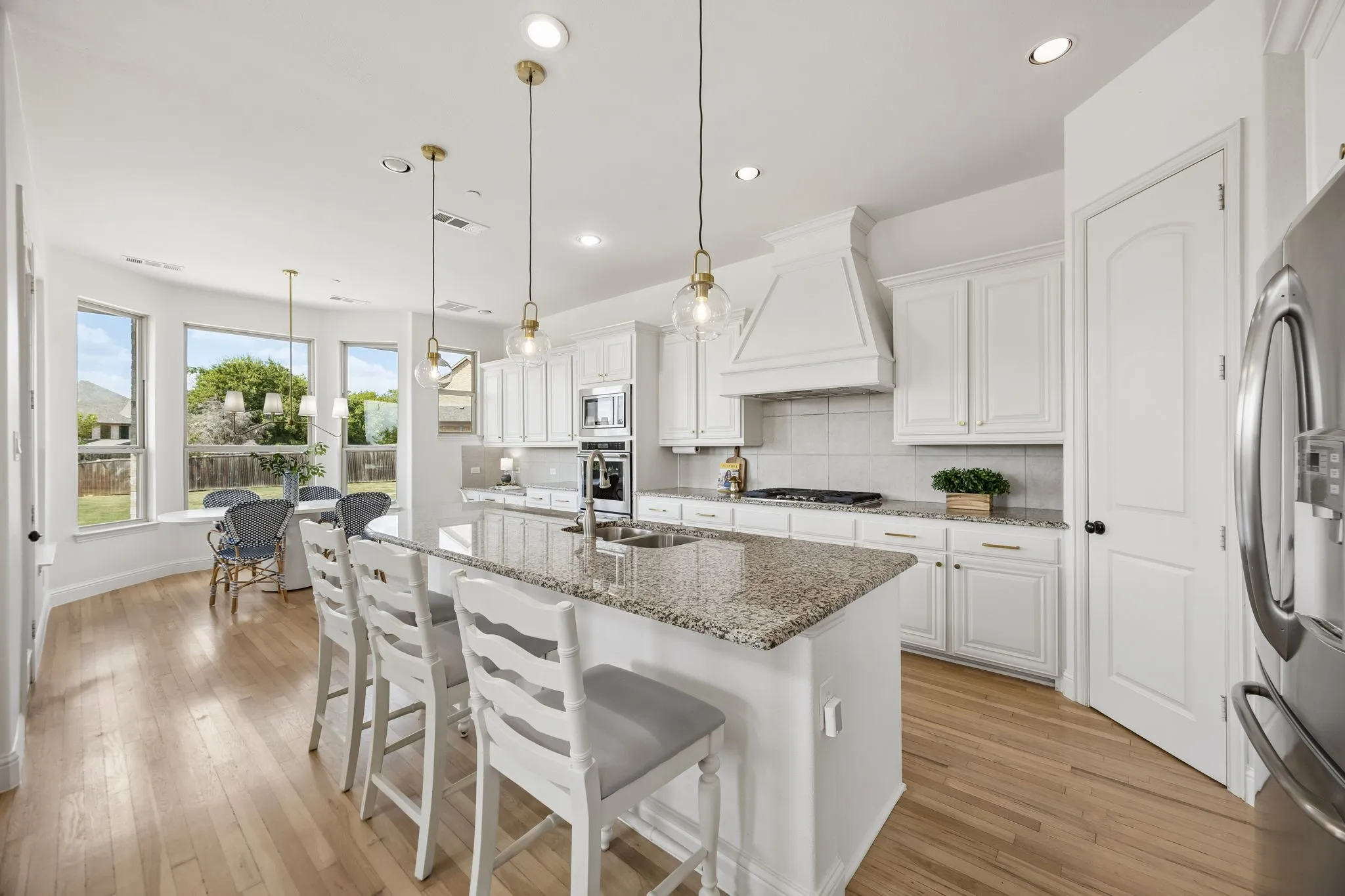 Single Family Residence For Sale in Dallas County , 279 Shallow Brook Drive, Sunnyvale, Texas 75182, 4 Bedroom, 5 Bathroom, 2 Garage spaces, 3,897 Sqft, built in 2017, mls#21378691, Real Estate Agent in Sunnyvale, Homes For Sale in Dallas county, Homes For Sale in Sunnyvale, Realtor in Sunnyvale Texas, Real Estate Brokerage Independent Realty Texas, Luminita Cordes Realtor