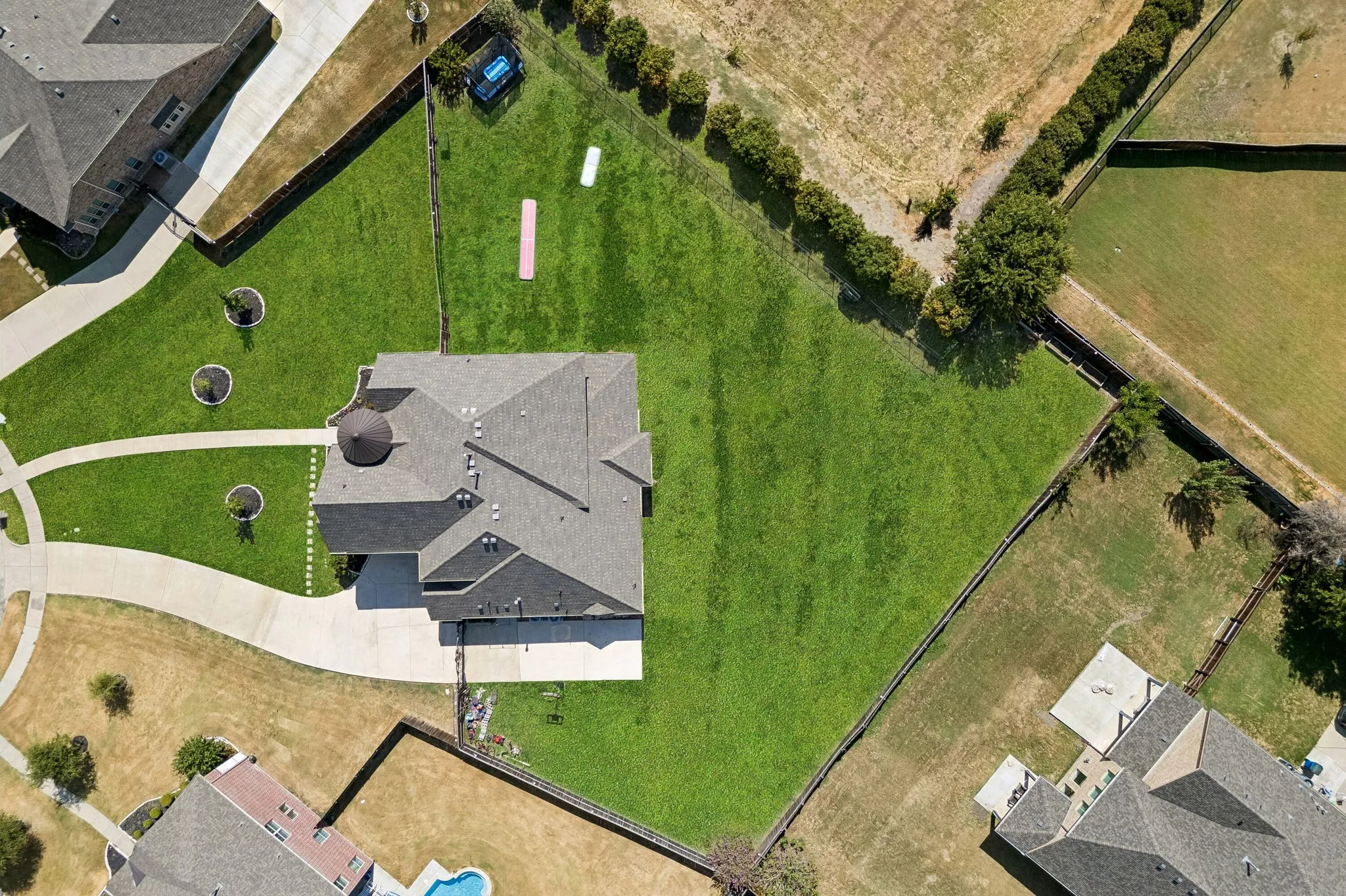 Single Family Residence For Sale in Dallas County , 279 Shallow Brook Drive, Sunnyvale, Texas 75182, 4 Bedroom, 5 Bathroom, 2 Garage spaces, 3,897 Sqft, built in 2017, mls#21378691, Real Estate Agent in Sunnyvale, Homes For Sale in Dallas county, Homes For Sale in Sunnyvale, Realtor in Sunnyvale Texas, Real Estate Brokerage Independent Realty Texas, Luminita Cordes Realtor
