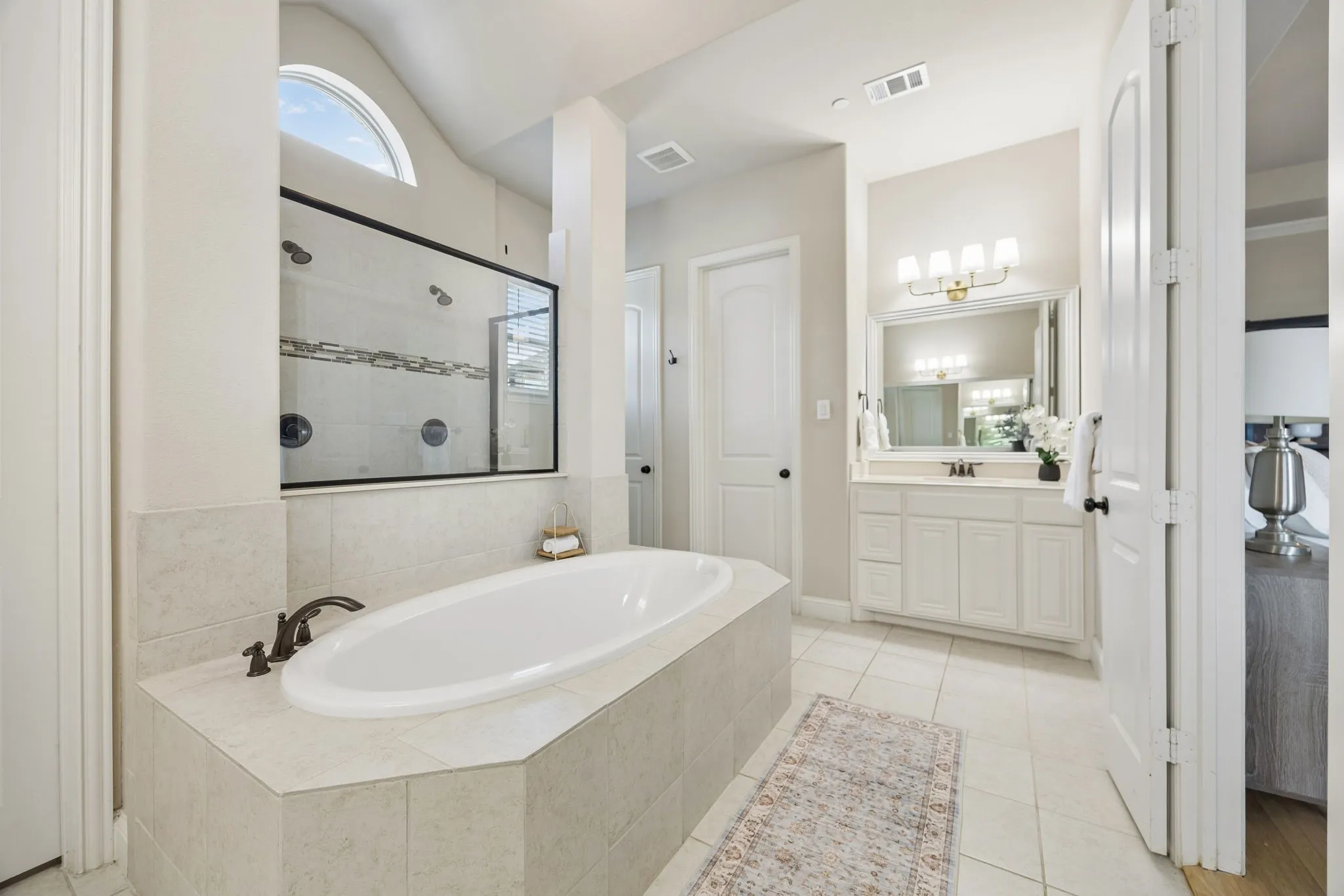 Single Family Residence For Sale in Dallas County , 279 Shallow Brook Drive, Sunnyvale, Texas 75182, 4 Bedroom, 5 Bathroom, 2 Garage spaces, 3,897 Sqft, built in 2017, mls#21378691, Real Estate Agent in Sunnyvale, Homes For Sale in Dallas county, Homes For Sale in Sunnyvale, Realtor in Sunnyvale Texas, Real Estate Brokerage Independent Realty Texas, Luminita Cordes Realtor