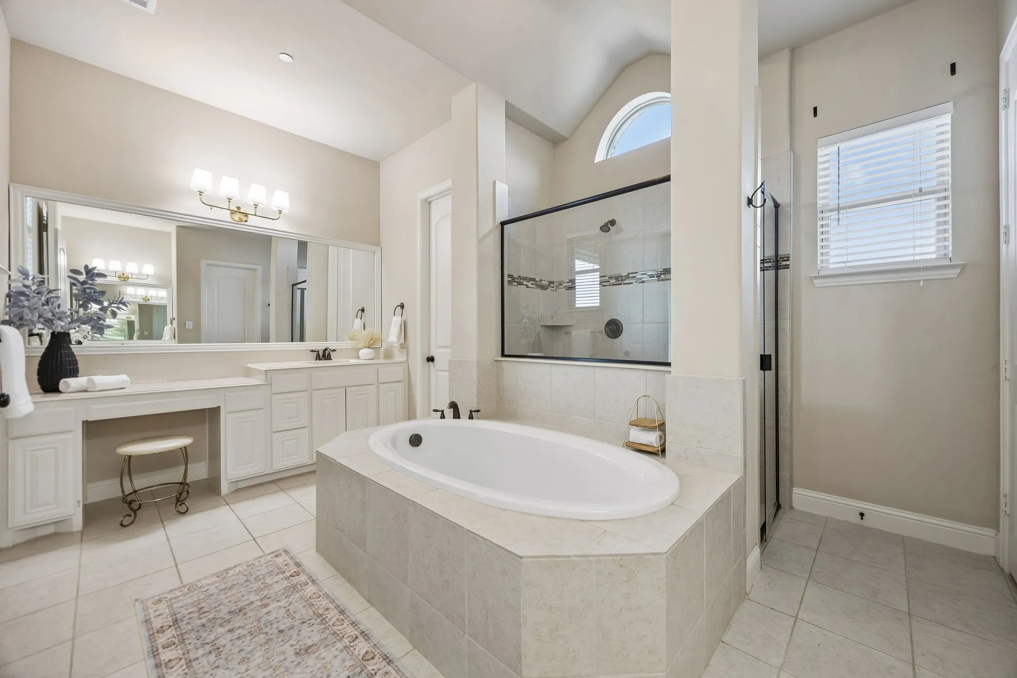 Single Family Residence For Sale in Dallas County , 279 Shallow Brook Drive, Sunnyvale, Texas 75182, 4 Bedroom, 5 Bathroom, 2 Garage spaces, 3,897 Sqft, built in 2017, mls#21378691, Real Estate Agent in Sunnyvale, Homes For Sale in Dallas county, Homes For Sale in Sunnyvale, Realtor in Sunnyvale Texas, Real Estate Brokerage Independent Realty Texas, Luminita Cordes Realtor