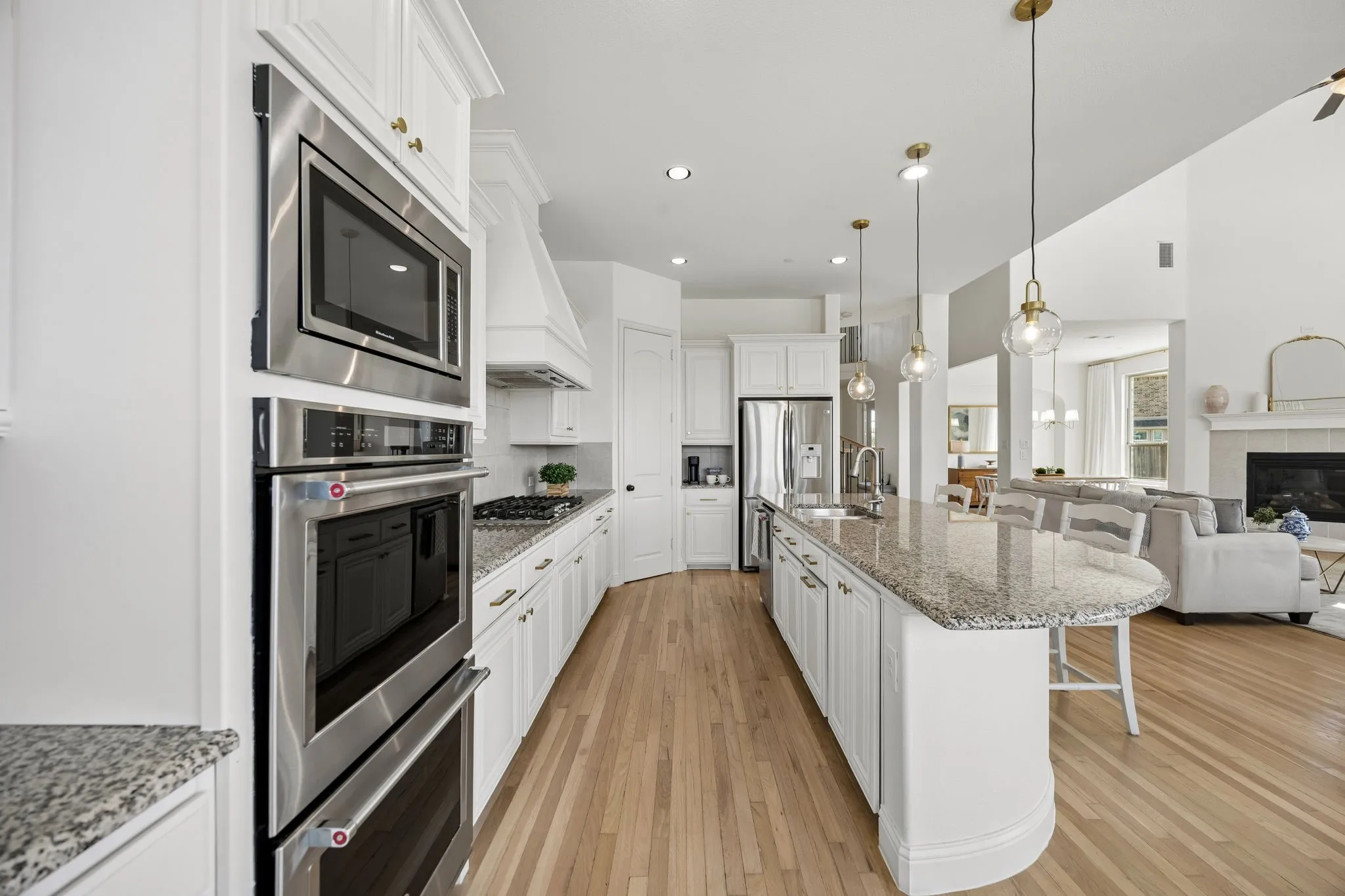 Single Family Residence For Sale in Dallas County , 279 Shallow Brook Drive, Sunnyvale, Texas 75182, 4 Bedroom, 5 Bathroom, 2 Garage spaces, 3,897 Sqft, built in 2017, mls#21378691, Real Estate Agent in Sunnyvale, Homes For Sale in Dallas county, Homes For Sale in Sunnyvale, Realtor in Sunnyvale Texas, Real Estate Brokerage Independent Realty Texas, Luminita Cordes Realtor