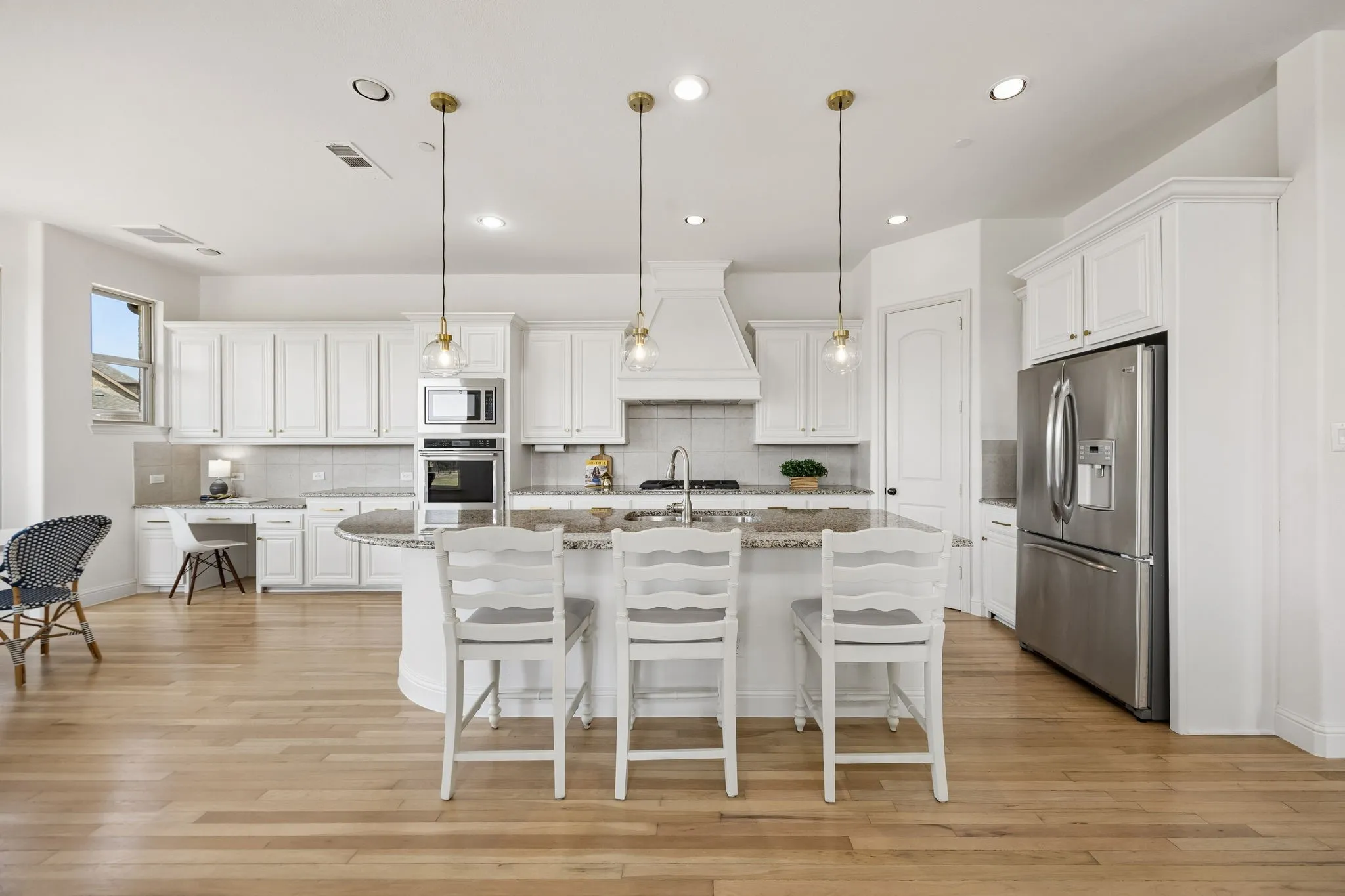 Single Family Residence For Sale in Dallas County , 279 Shallow Brook Drive, Sunnyvale, Texas 75182, 4 Bedroom, 5 Bathroom, 2 Garage spaces, 3,897 Sqft, built in 2017, mls#21378691, Real Estate Agent in Sunnyvale, Homes For Sale in Dallas county, Homes For Sale in Sunnyvale, Realtor in Sunnyvale Texas, Real Estate Brokerage Independent Realty Texas, Luminita Cordes Realtor