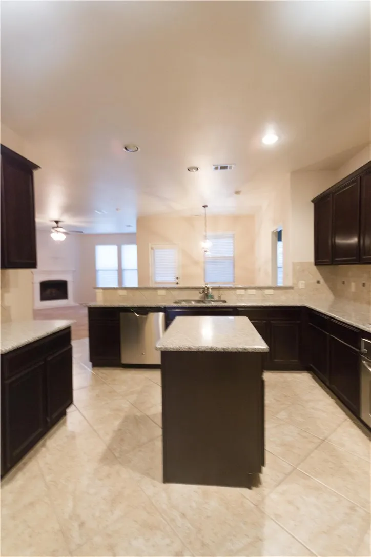 Single Family Residence For Rent in Collin County , 405 Riverstone Way, Mc Kinney, Texas 75072, 4 Bedroom, 3 Bathroom, 2 Garage spaces, 2,928 Sqft, built in 2012, mls#21374330, Real Estate Agent in Mc Kinney, Homes For Rent in Collin county, Homes For Rent in Mc Kinney, Realtor in Mc Kinney Texas, Real Estate Brokerage Independent Realty Texas, Luminita Cordes Realtor