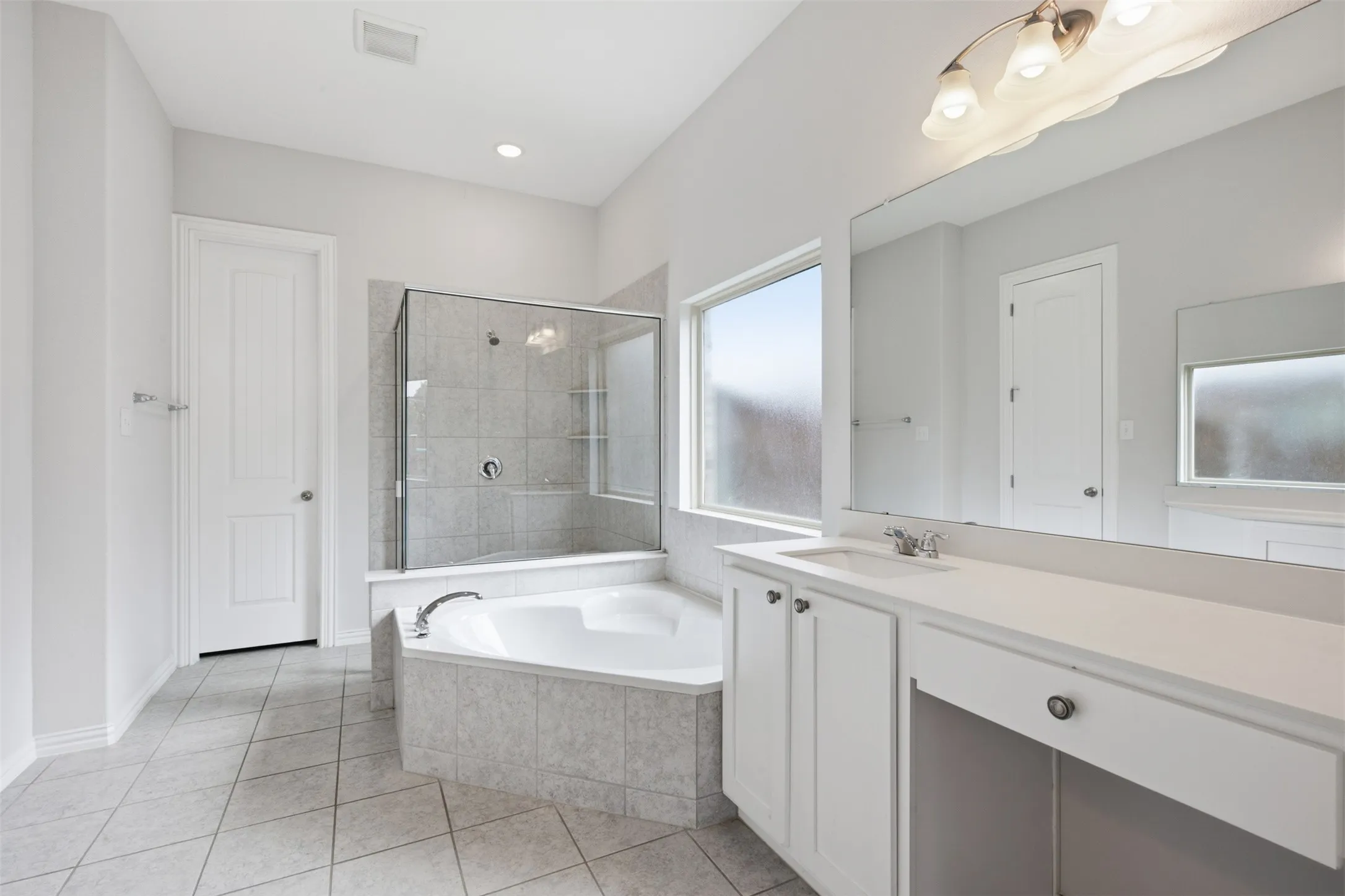 Single Family Residence For Rent in Denton County , 1121 Spanish Dove Drive, Little Elm, Texas 75068, 3 Bedroom, 3 Bathroom, 2 Garage spaces, 2,695 Sqft, built in 2019, mls#21378734, Real Estate Agent in Little Elm, Homes For Rent in Denton county, Homes For Rent in Little Elm, Realtor in Little Elm Texas, Real Estate Brokerage Independent Realty Texas, Luminita Cordes Realtor