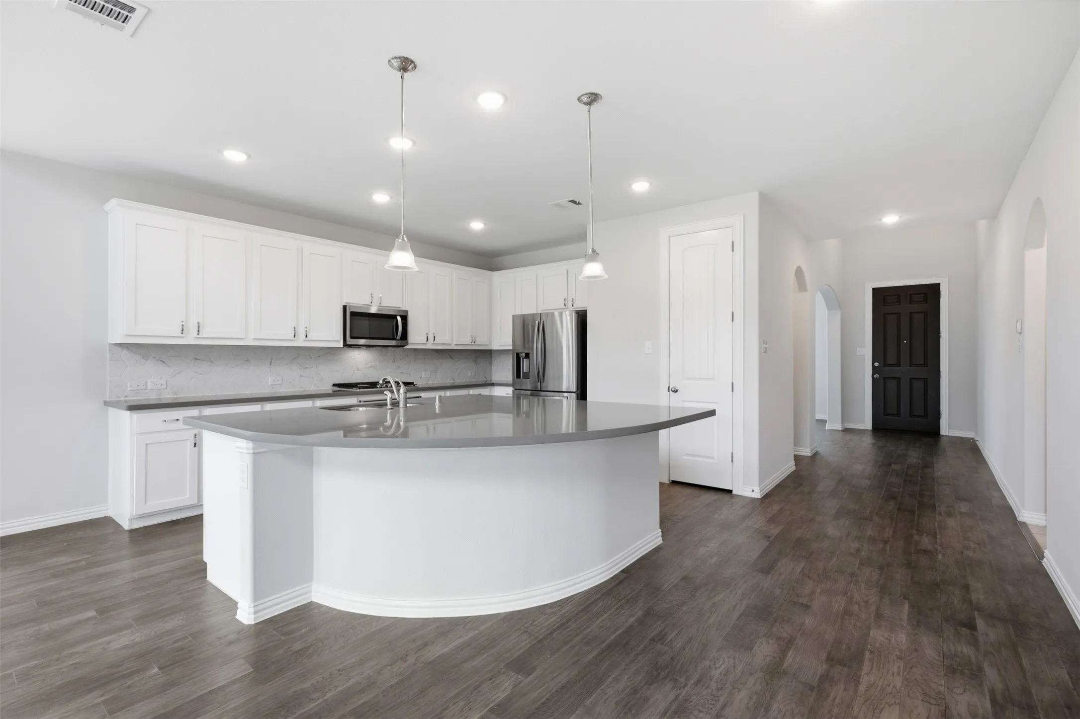 Single Family Residence For Rent in Denton County , 1121 Spanish Dove Drive, Little Elm, Texas 75068, 3 Bedroom, 3 Bathroom, 2 Garage spaces, 2,695 Sqft, built in 2019, mls#21378734, Real Estate Agent in Little Elm, Homes For Rent in Denton county, Homes For Rent in Little Elm, Realtor in Little Elm Texas, Real Estate Brokerage Independent Realty Texas, Luminita Cordes Realtor